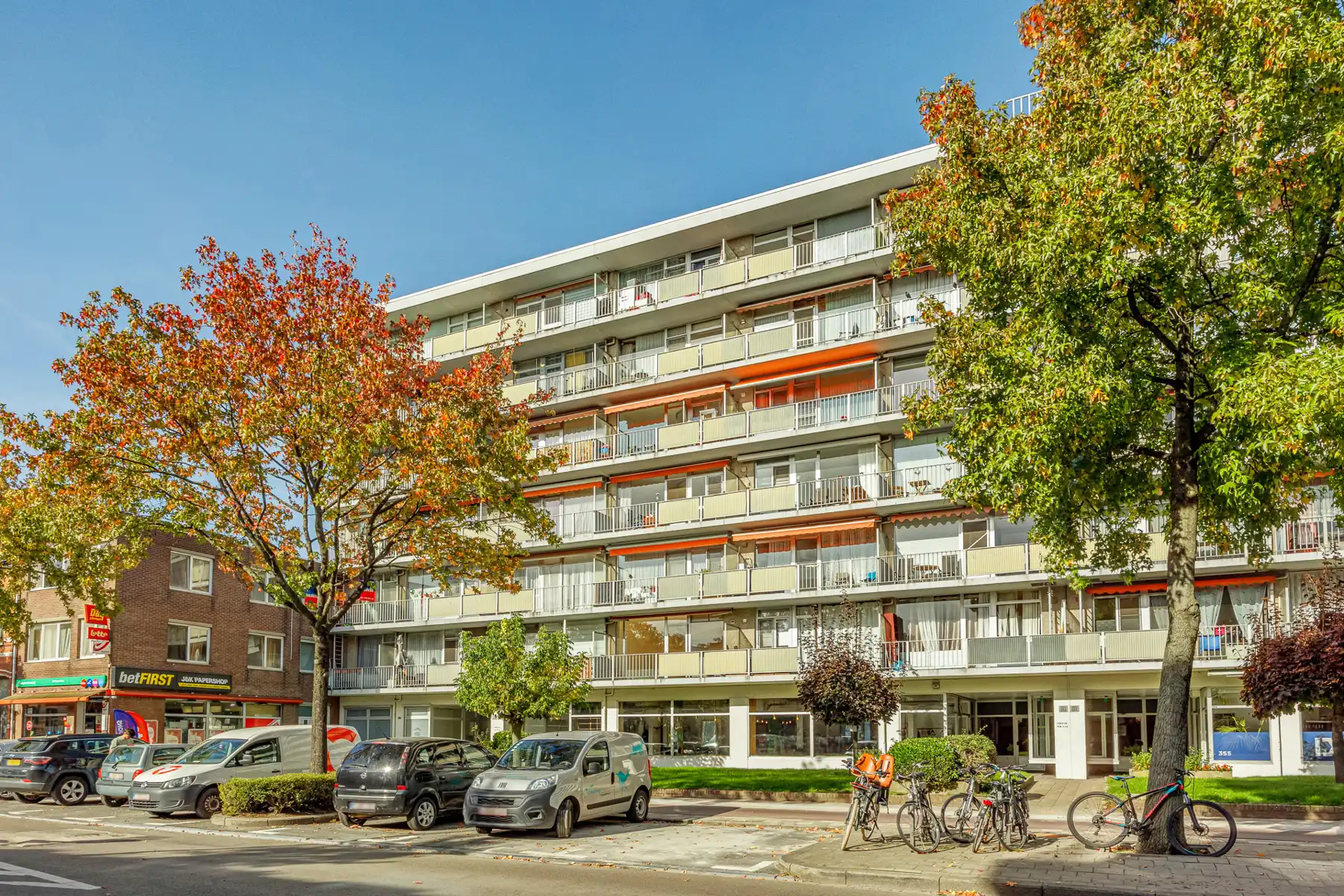 Te renoveren 2-slaapkamerappartement met terras en garagebox (EPC B!) foto {{pictureIndex}}