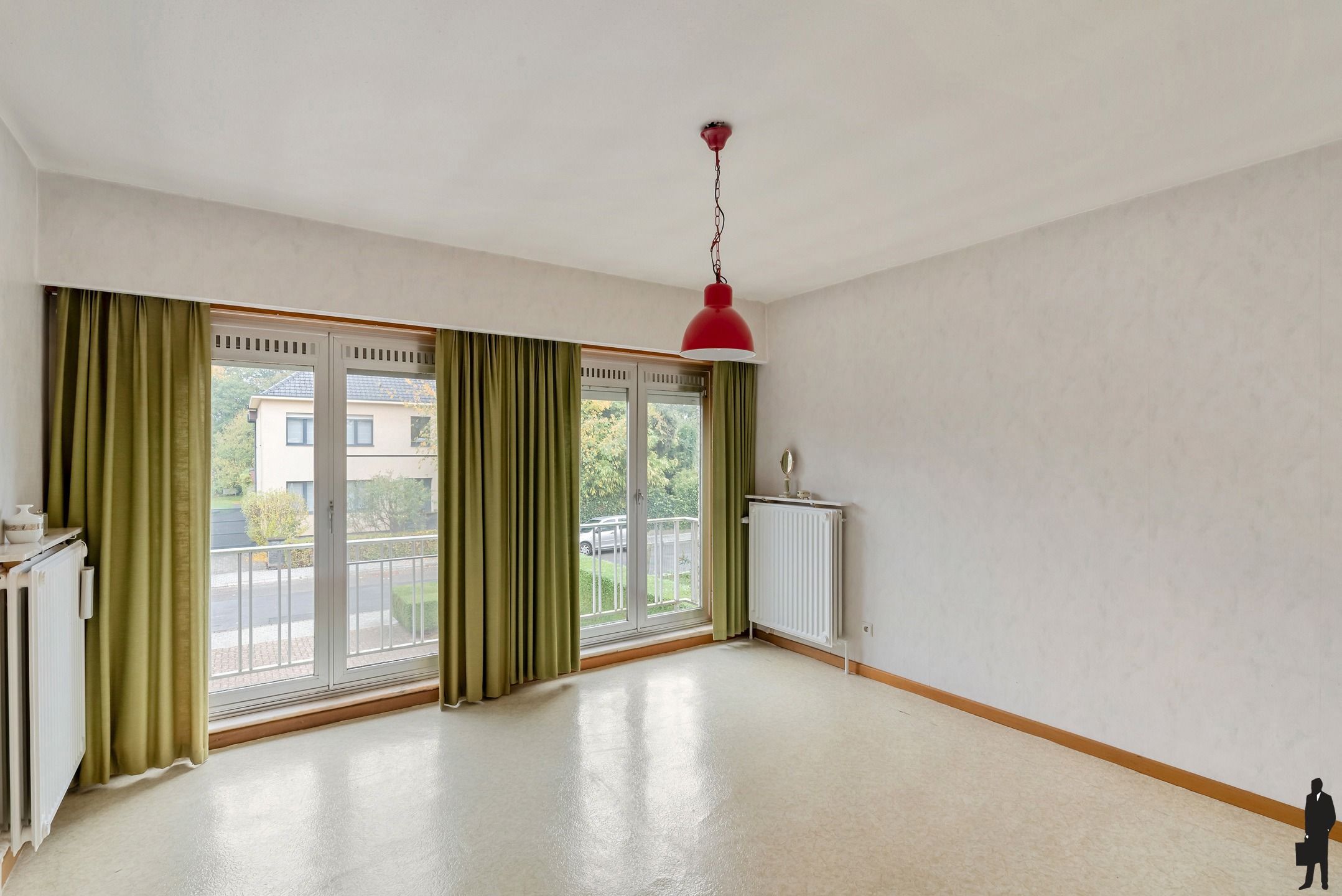 Ruime en rustig gelegen villa (341 m²) met 5 slk op een mooi perceel van 942 m². foto 17