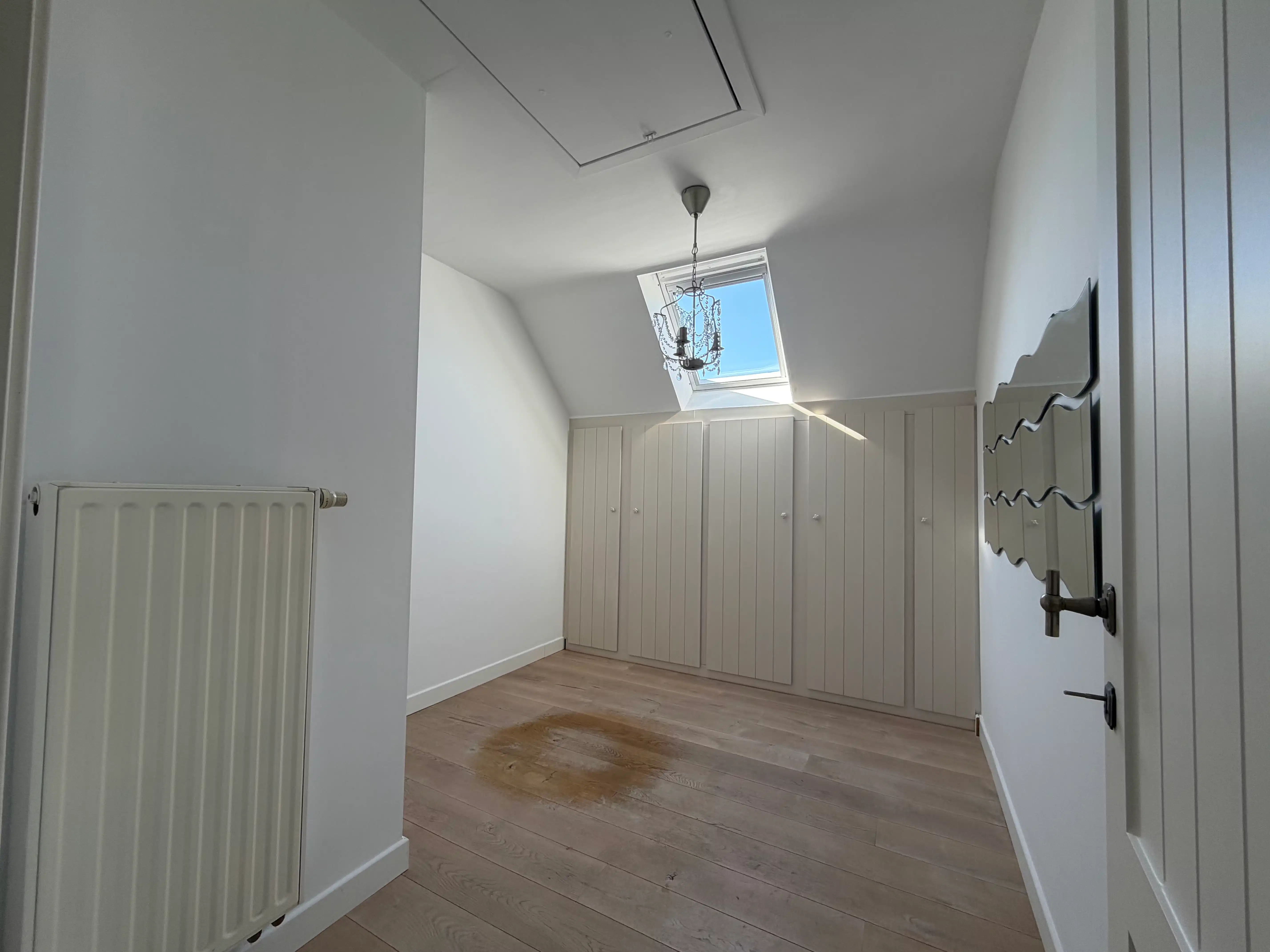 Halfopen woning met 3 slaapkamers, tuin en carport foto 9