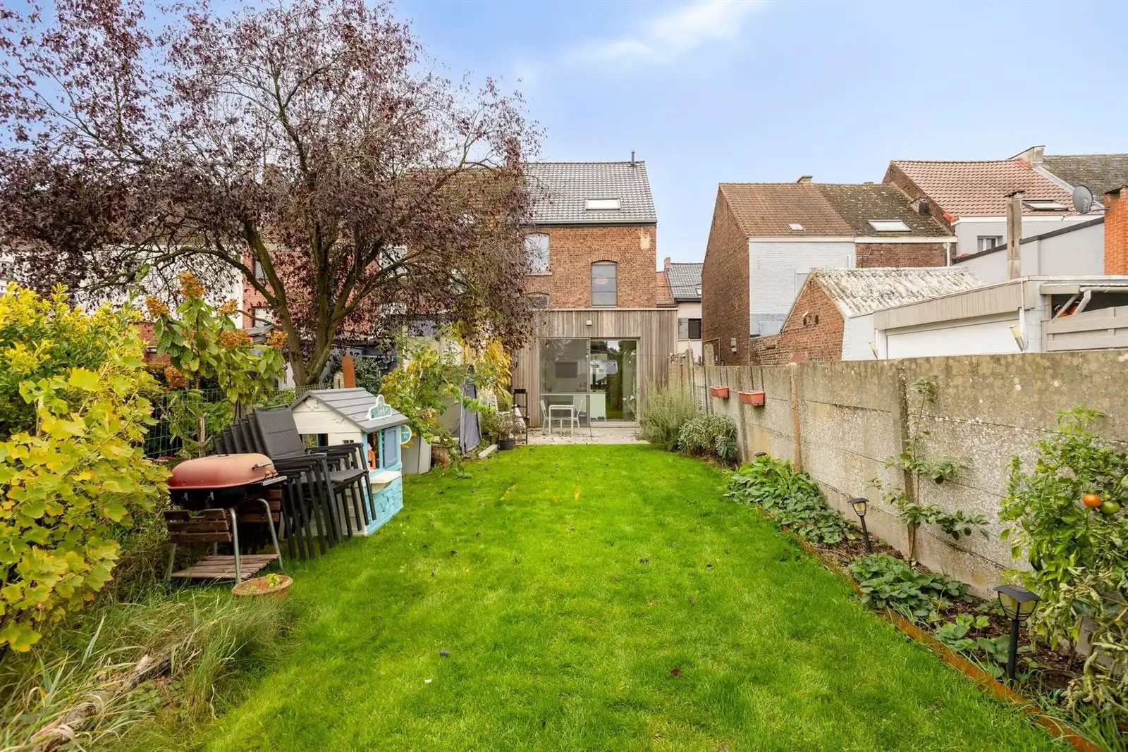 Instapklare en gerenoveerde woning met 3 slaapkamers, bureau en gezellige tuin in Halle foto 9
