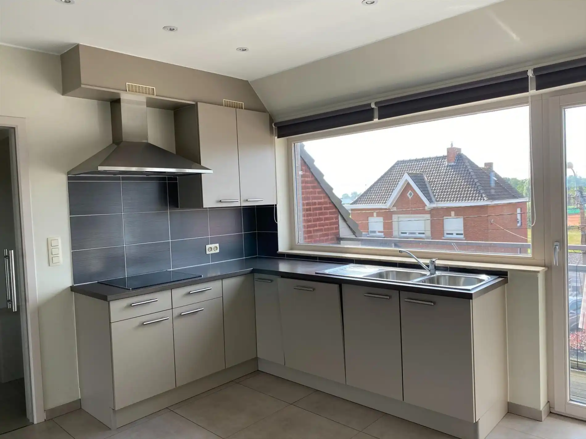 Centraal gelegen 2-slaapkamer appartement te Kortemark  foto 6