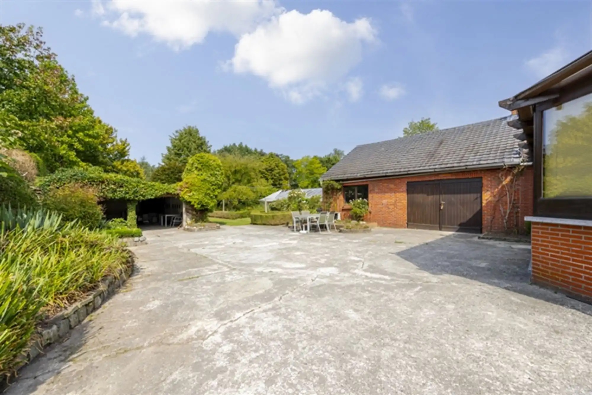 Landhuis met bijgebouwen op 3835 m² op rustige ligging foto 22