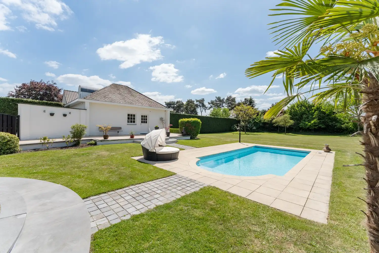 Villa landhuis op een gunstige locatie vlakbij de Nederlandse grens! foto 33