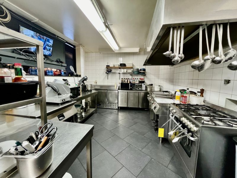 Interessant en multifunctioneel handelspand in het centrum van Evergem foto 6