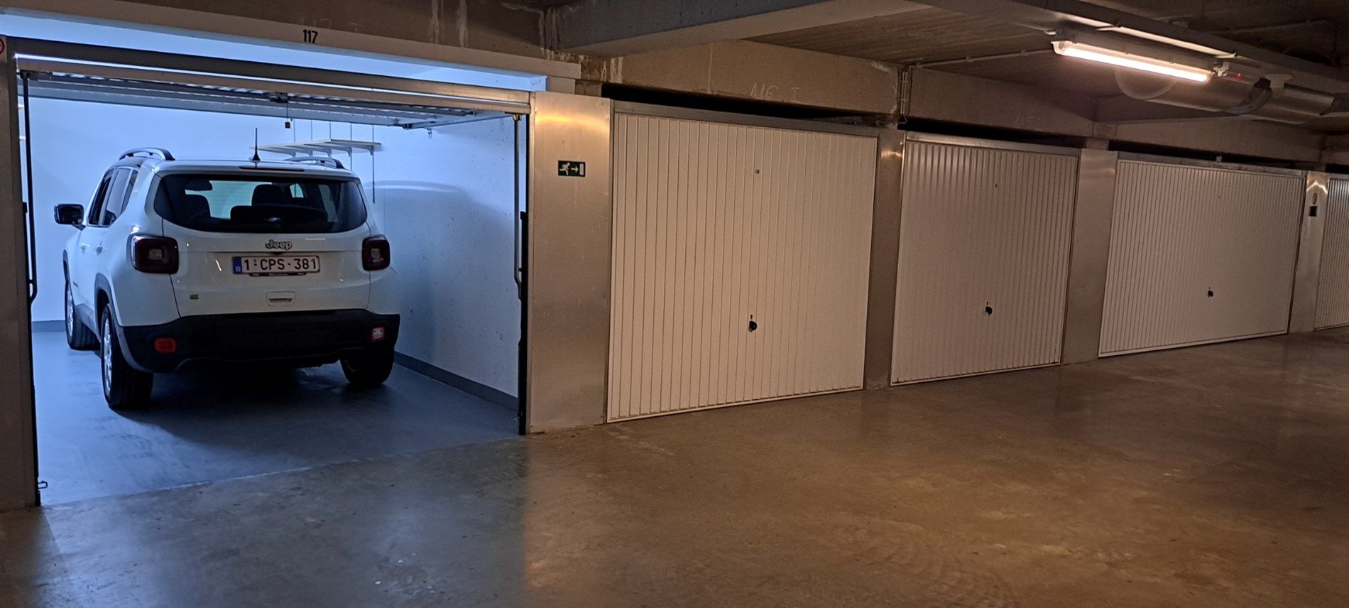 Zeer ruime gesloten garagebox! foto 15