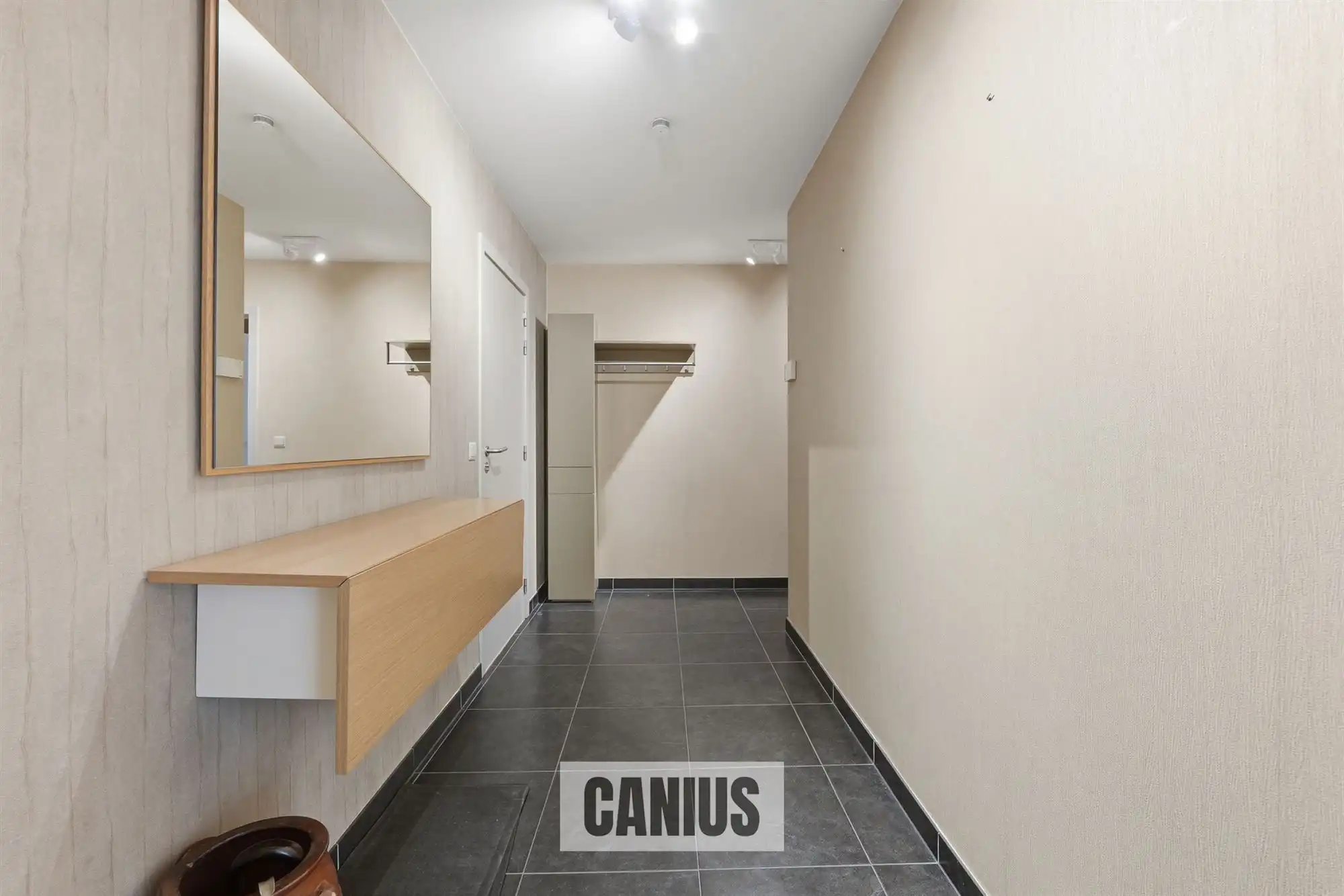STIJLVOL GELIJKVLOERS APPARTEMENT MET DRIE SLAAPKAMERS foto 5