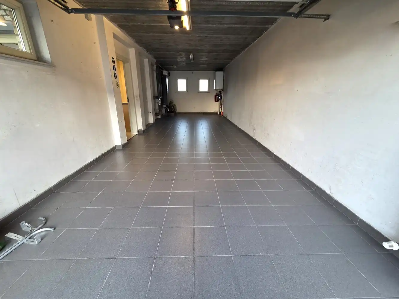 Zeer ruime gezinswoning te centrum Heist, 4 tot 5 slaapkamers met dubbele garage. foto 12