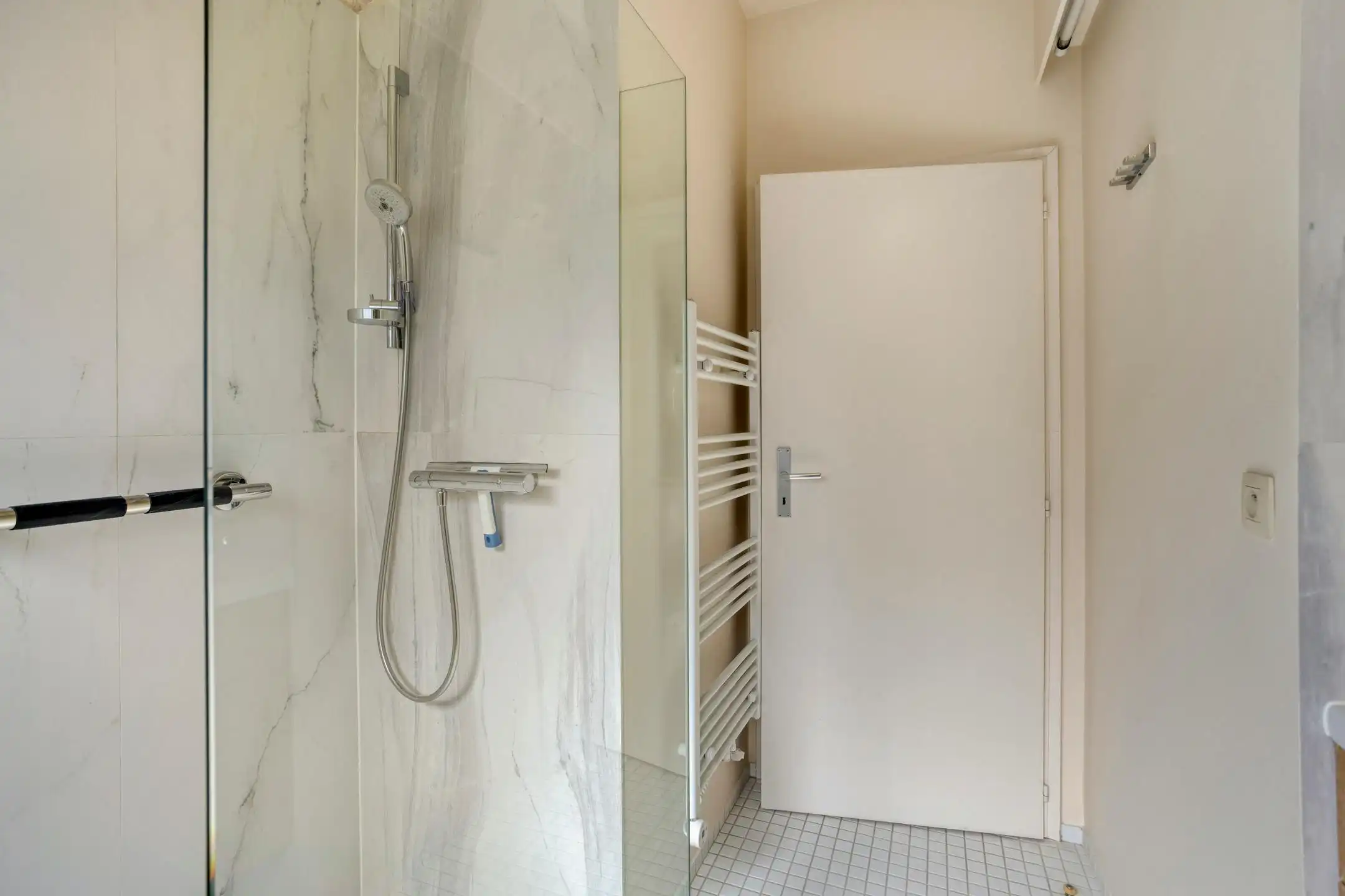 Opbrengstgebouw met 4 appartementen, tuin en parking in Strombeek-Bever foto 19