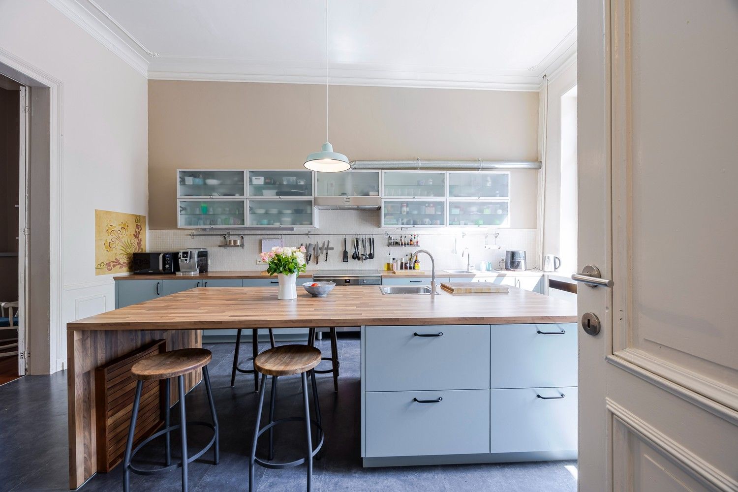 Statige herenwoning in hartje Aarschot – instapklaar en vol karakter foto 2