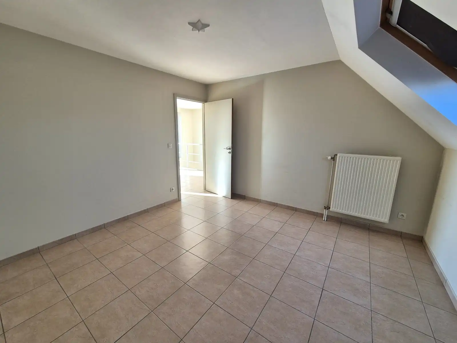 2 SLPK+bureau aan vide, geen inkijk en ruim terras op zuiden foto 10