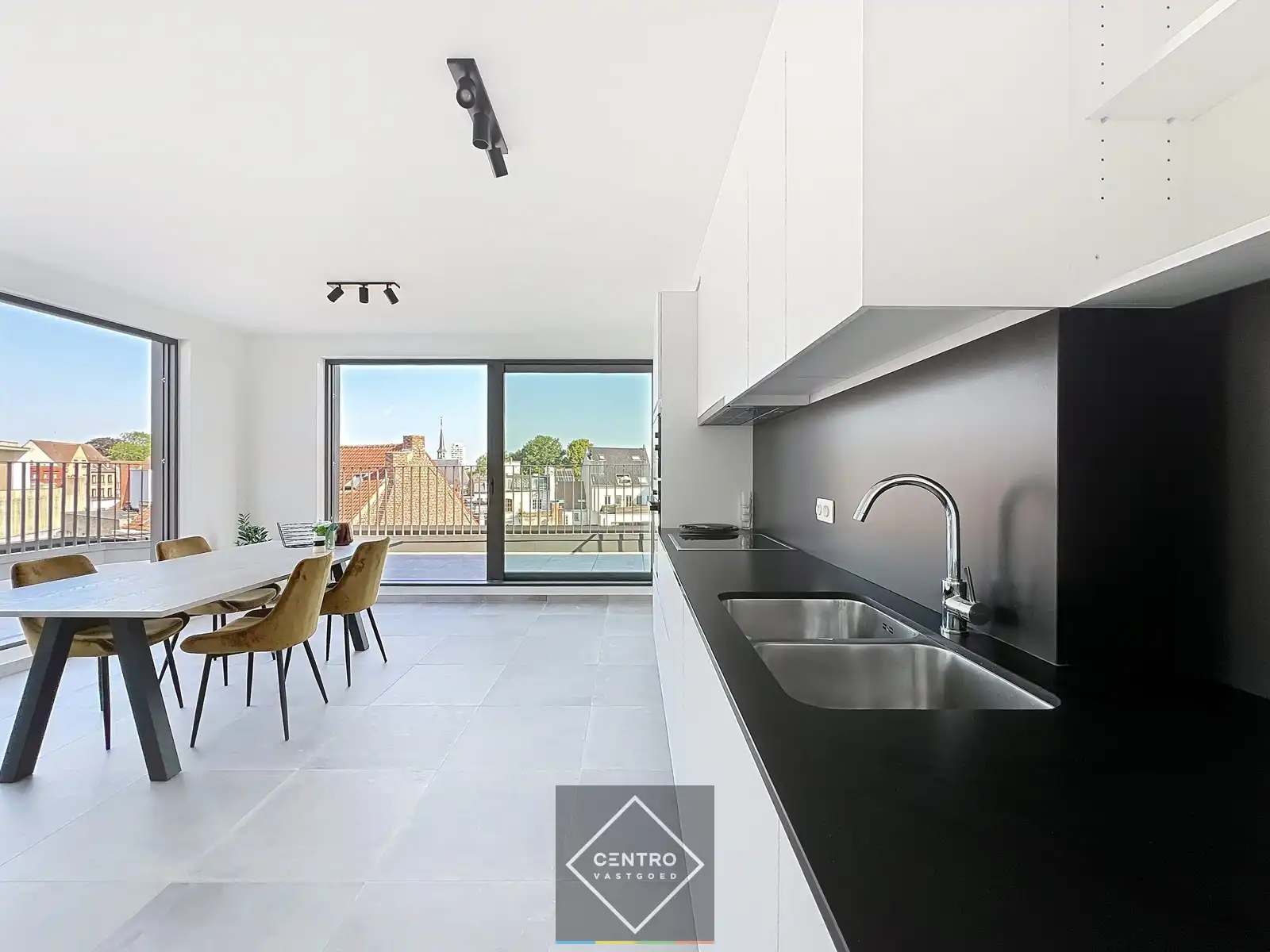 Penthouse (100m²) met RUIME terrassen (33m²) in kleinschalig project pal in het CENTRUM van Kortrijk ! Aankoop aan 6% BTW  mogelijk! foto 10