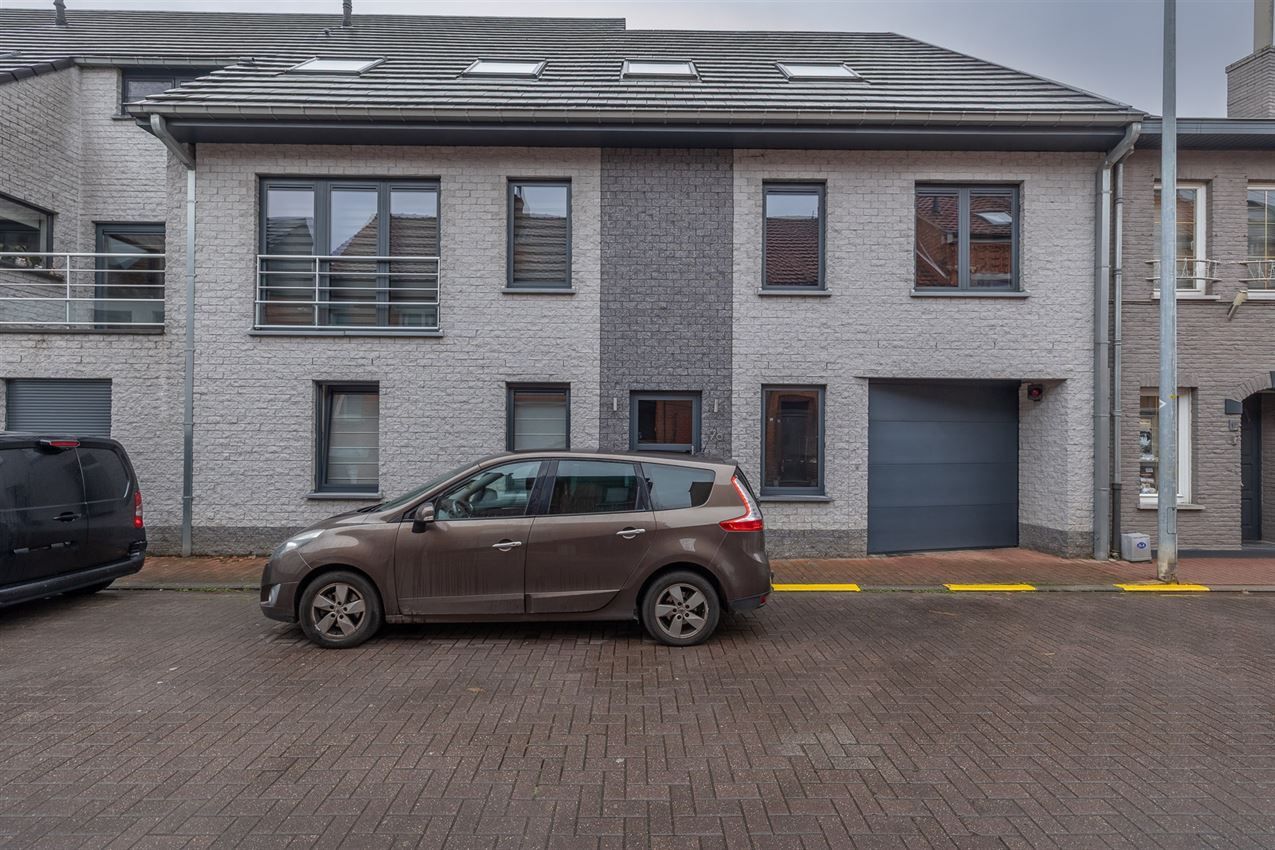 Gelijkvloers tweeslaapkamer appartement met terras en staanplaats in centrum  foto 26