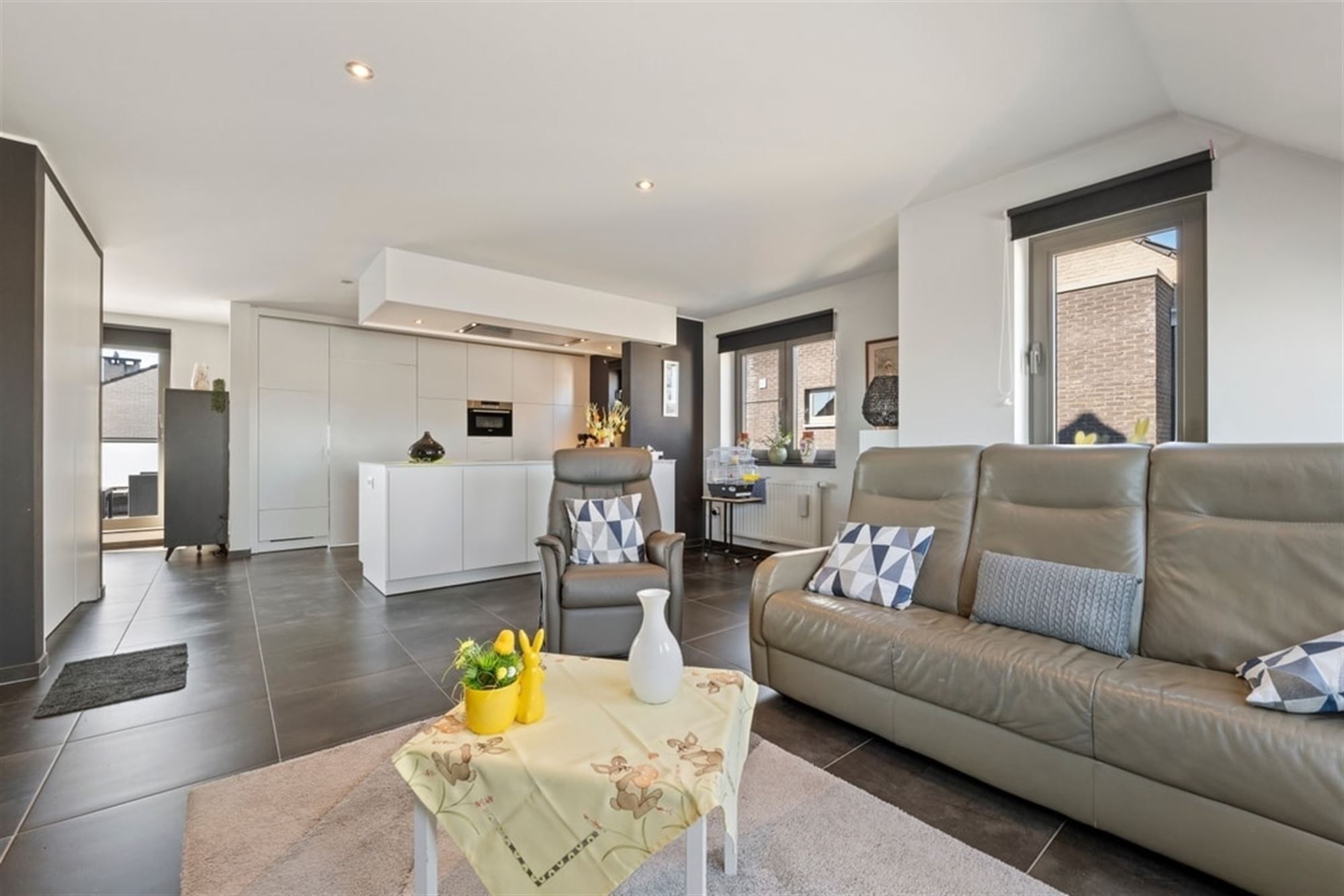 INSTAPKLAAR 2 SLK APPARTEMENT MET ONDERGRONDSE STAANPLAATS IN HARTJE MAASMECHELEN  foto 3