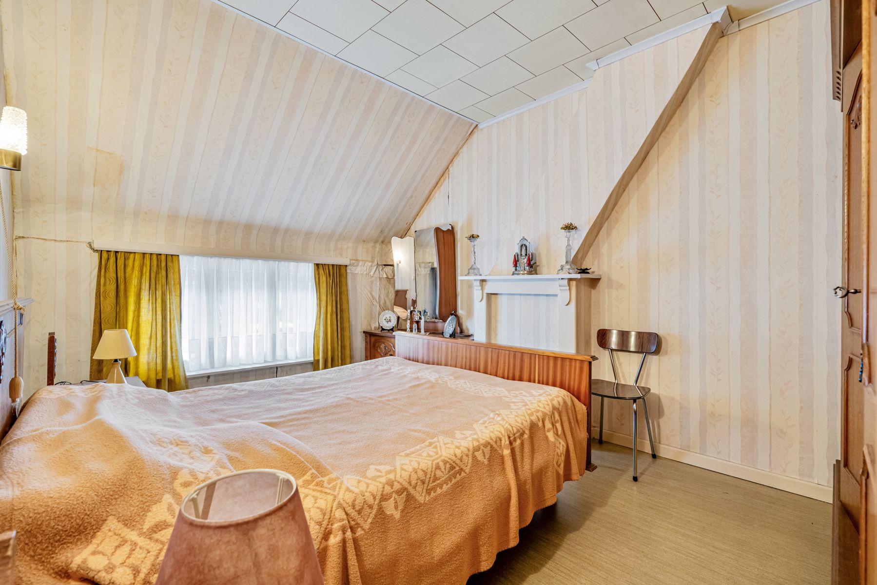 Rustig gelegen te renoveren starterswoning! foto 11