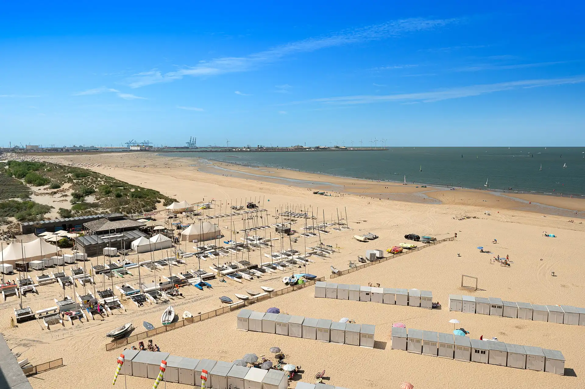 Prachtig gerenoveerd penthouse met panoramische zichten en zonnige ruime terrassen gelegen op de Zeedijk te Duinbergen foto 10