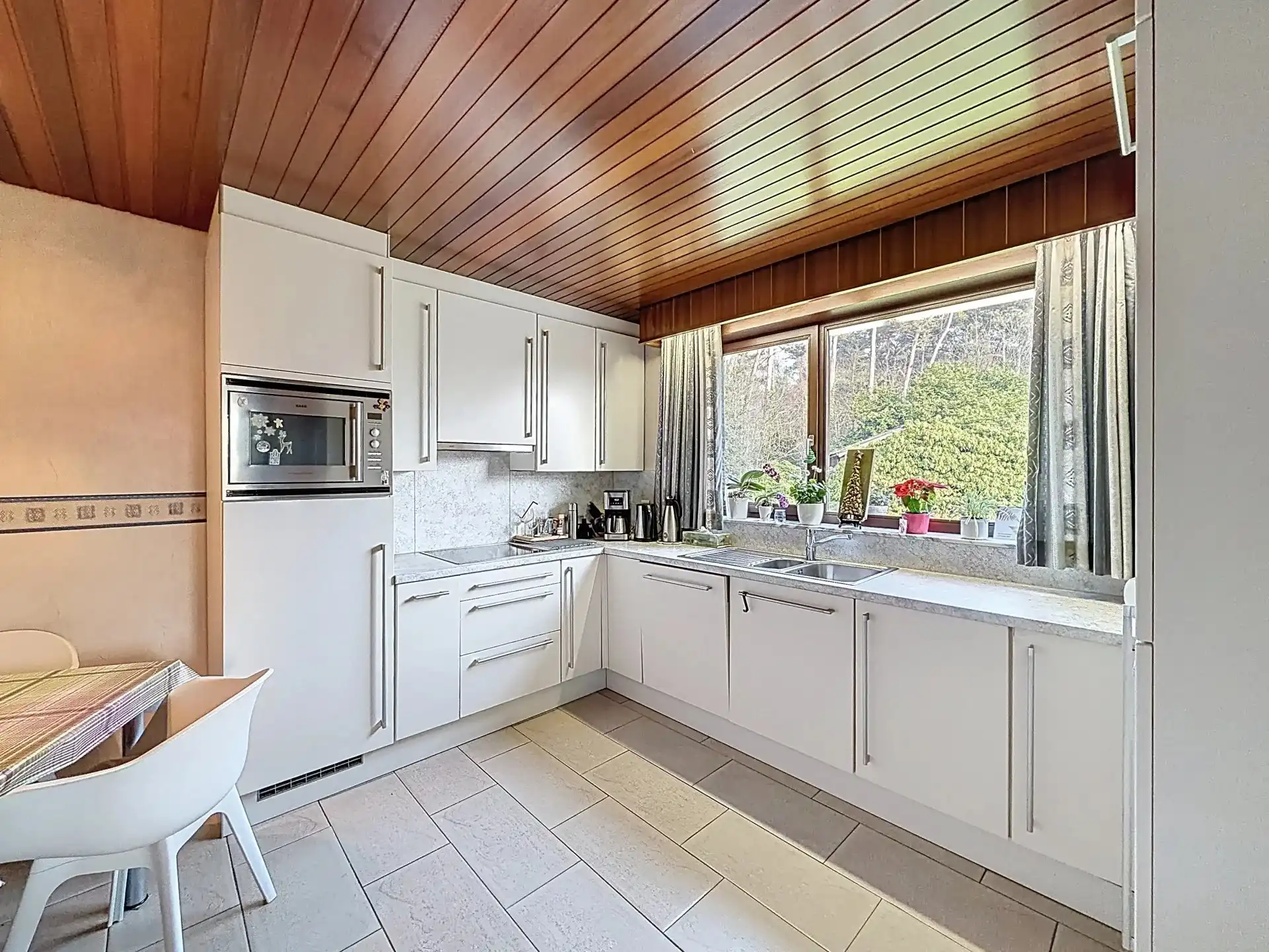 Verzorgde woning met 3 slaapkamers op mooi perceel. foto 13