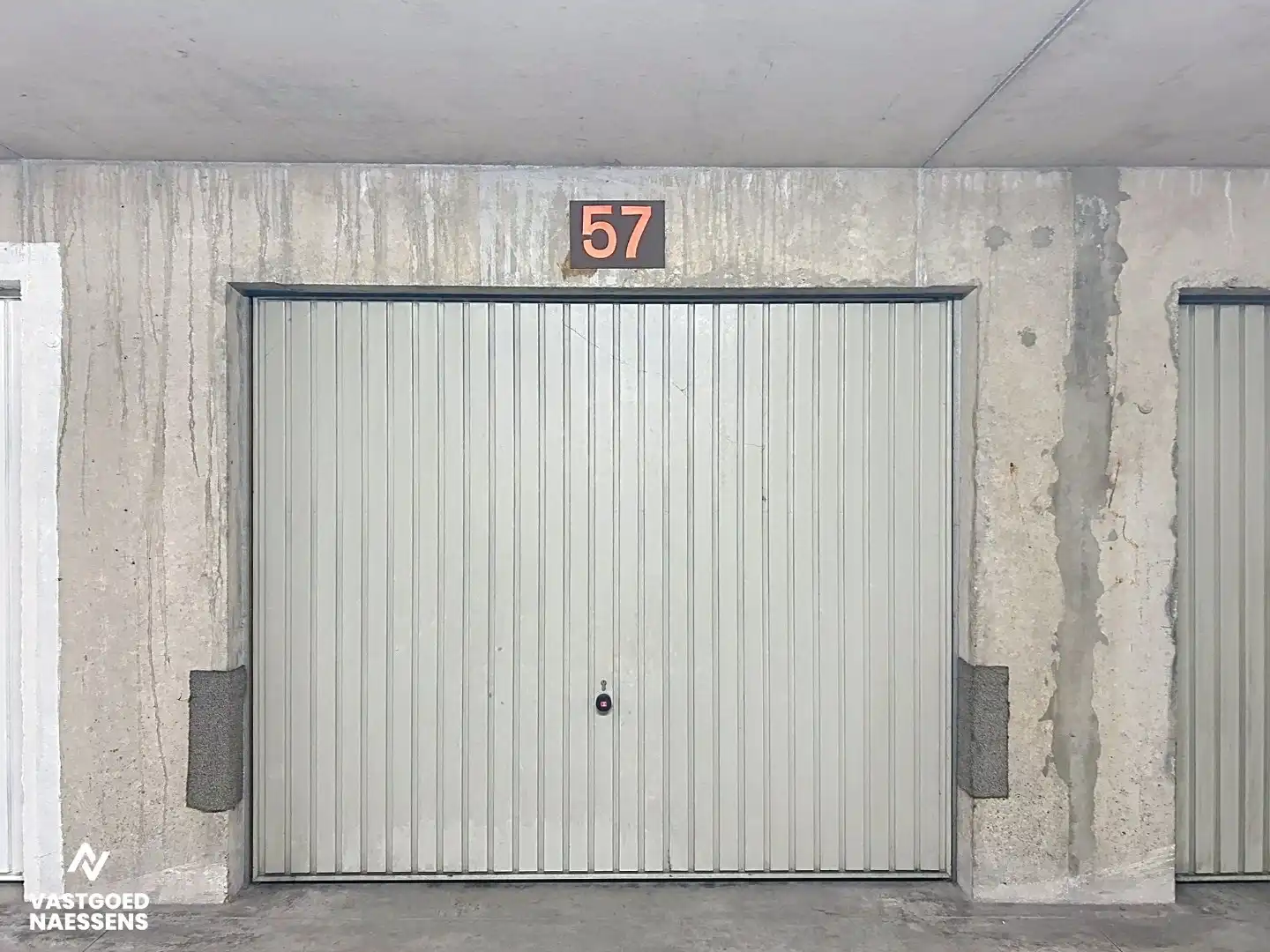 GARAGEBOX VLAKBIJ ZEEDIJK  foto 2