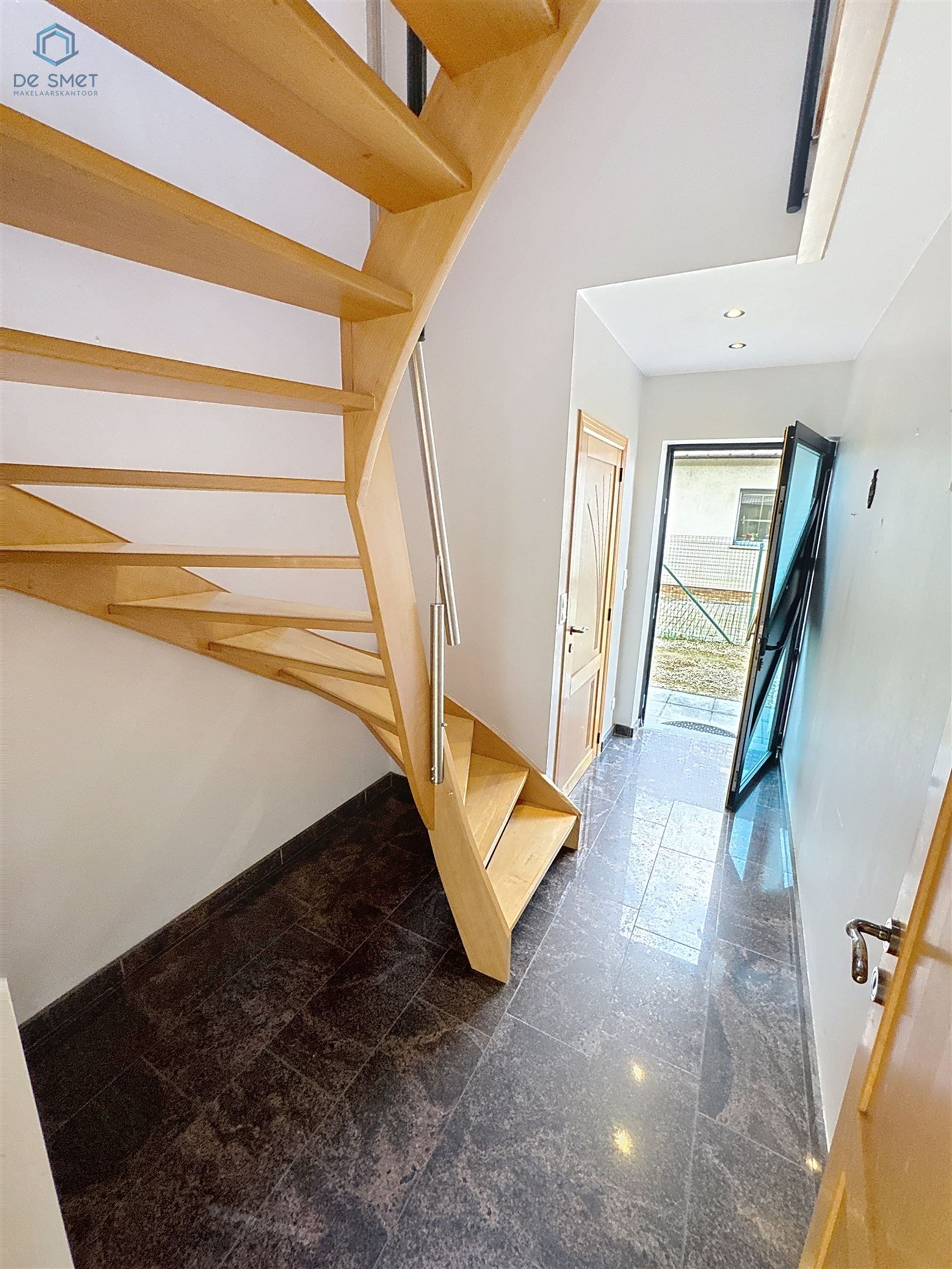 Ruime instapklare villa met 4 slaapkamers, grote tuin en garage in Geraardsbergen foto 2