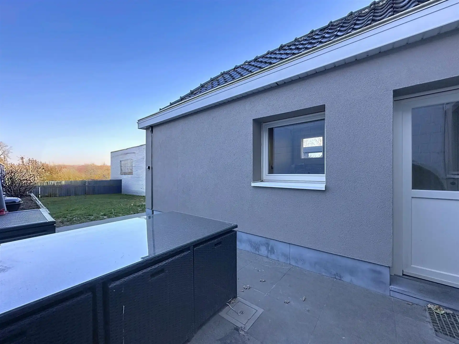 Half open bebouwing met 5 slaapkamers, garage en zicht op groen. foto 3