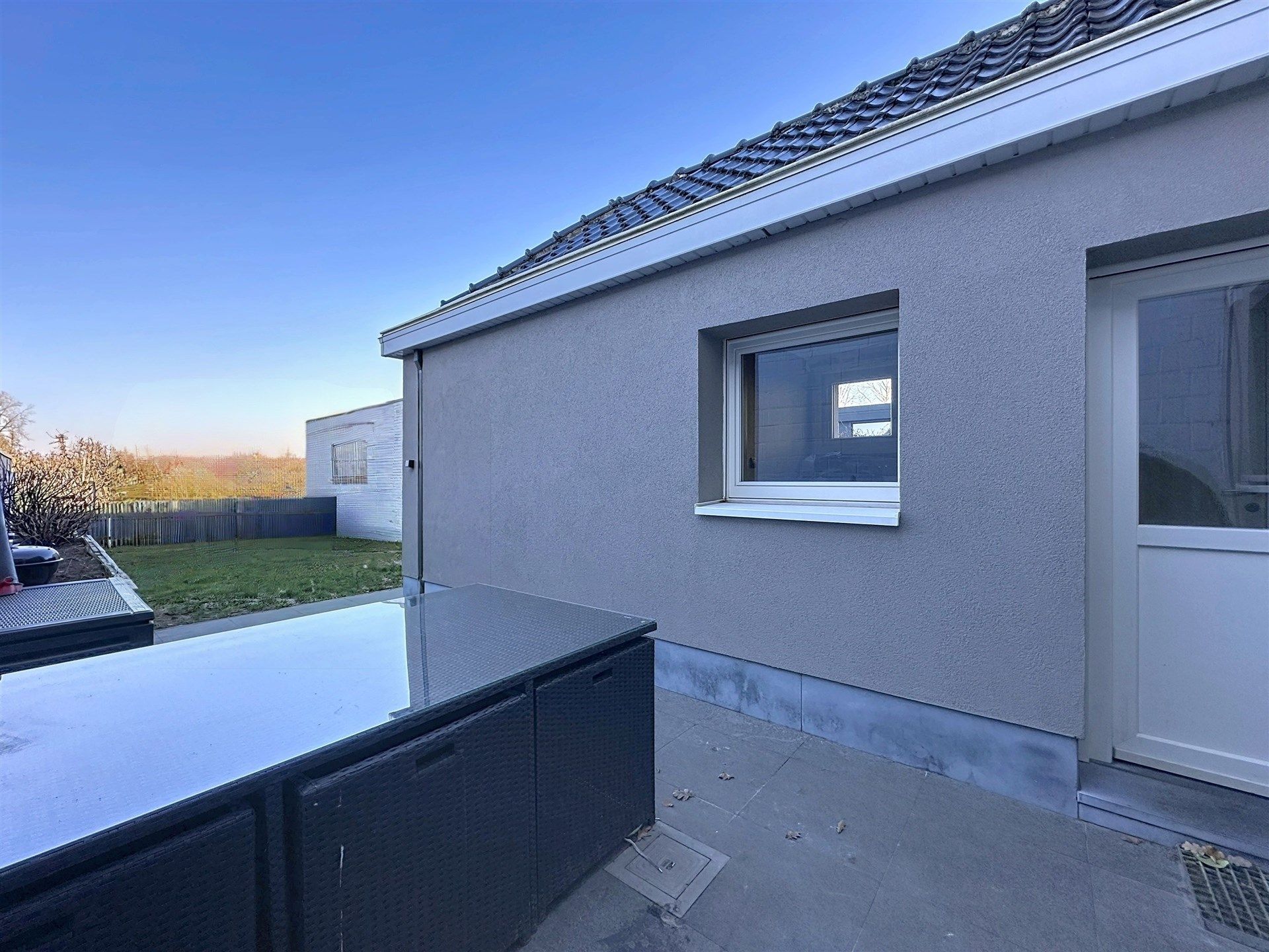 Half open bebouwing met 5 slaapkamers, garage en zicht op groen. foto 3