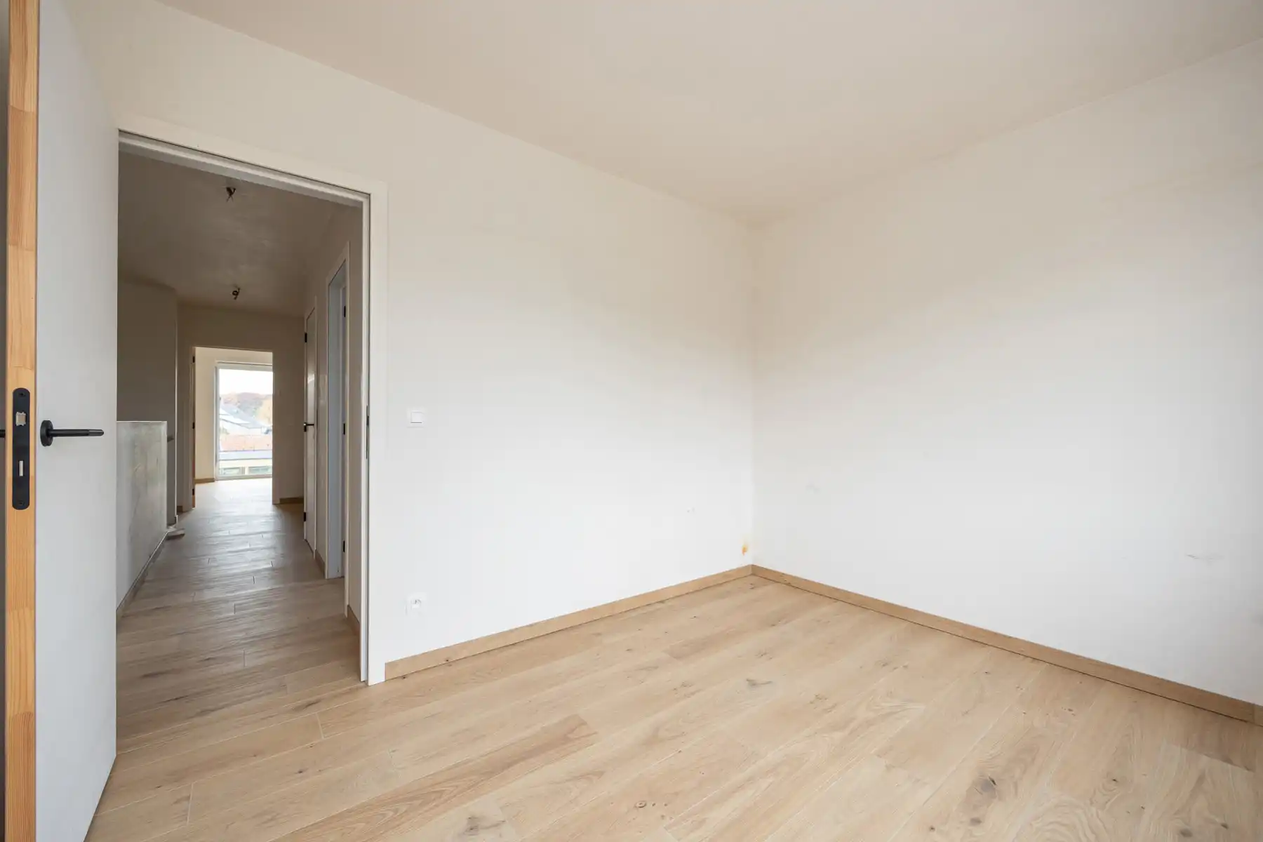 Halfopen woning met 3 slaapkamers en carport/fietsenberging op perceel van ca 320m² foto 17