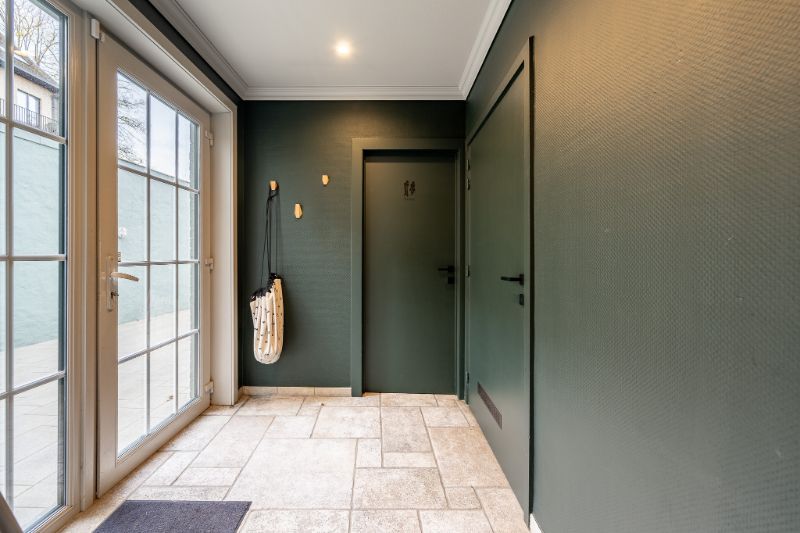 Commercieel handelspand met bovenliggende woonst op de Markt van Ingelmunster foto 10