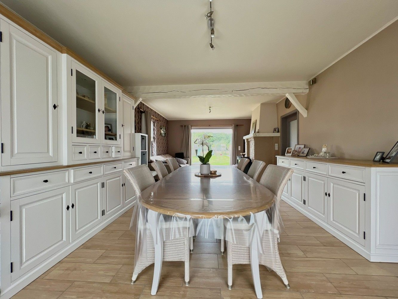 Unieke gezinswoning op 1300 m² + landelijk verzicht! foto 4