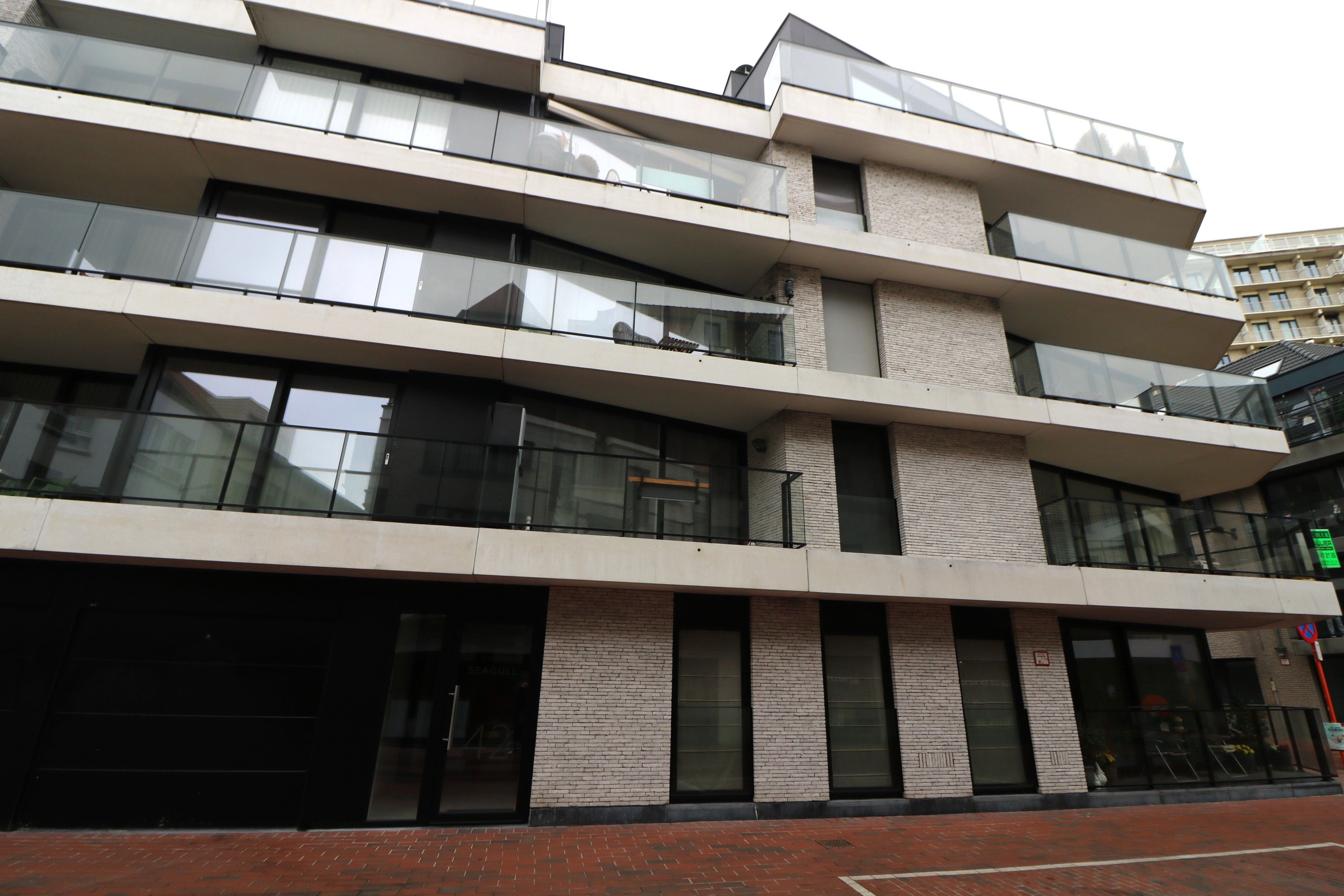 Recent hoekappartement met zeer groot terras. foto 13