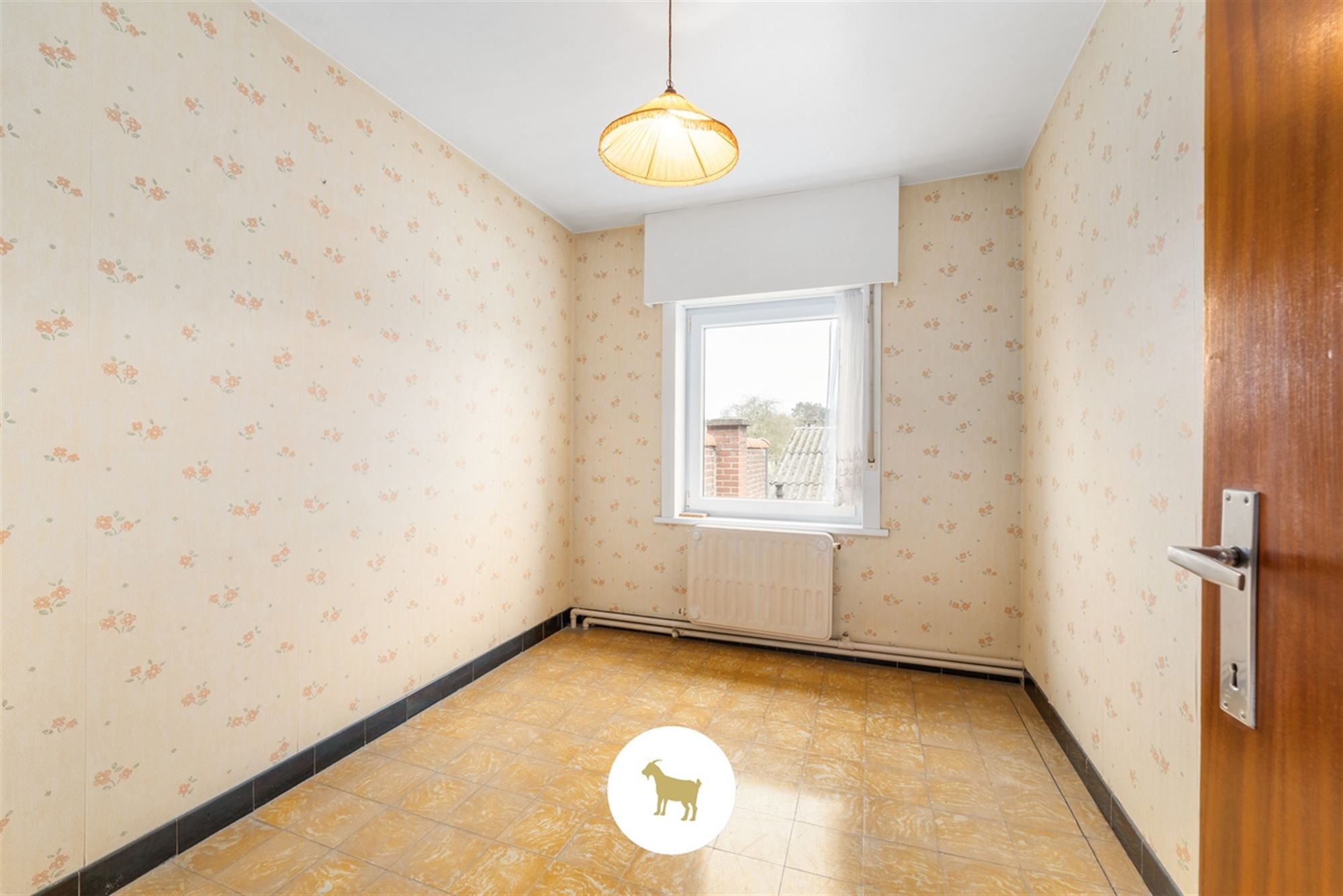 Te renoveren HALFOPEN WONING met 3 SLAAPKAMERS en GARAGE op een ruim PERCEEL GROND van 843m² foto 16