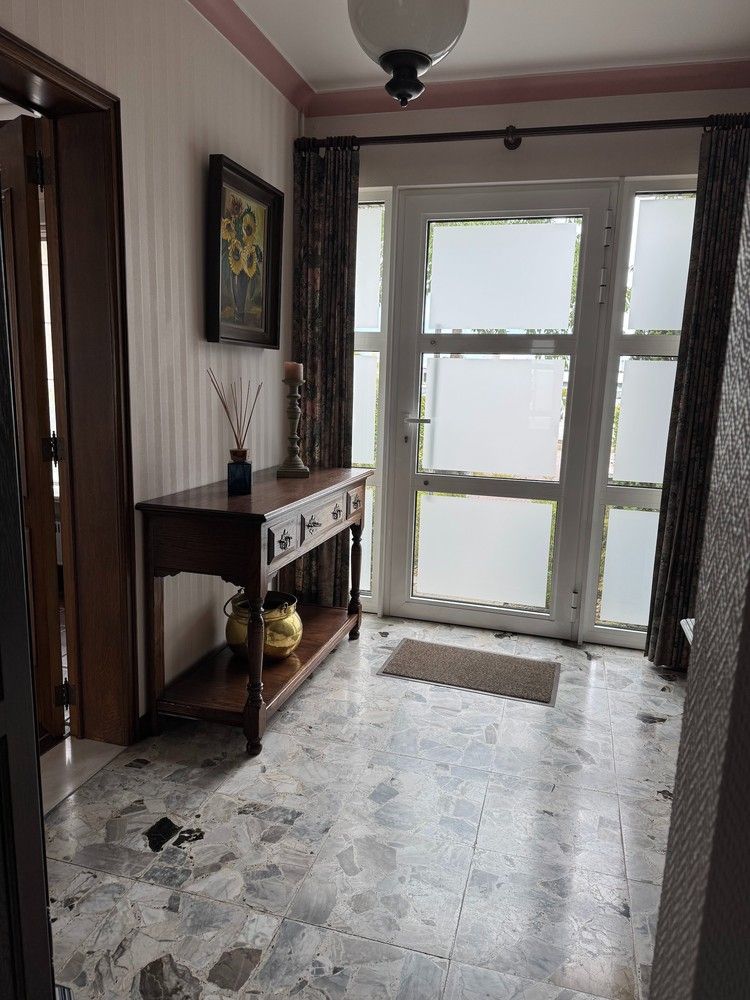 Goed verzorgde halfopen woning met 3 slaapkamers foto 3