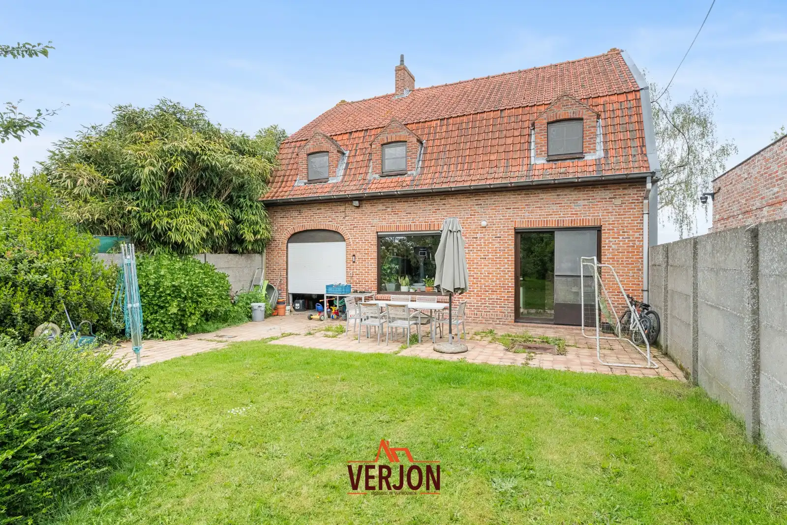Te renoveren woning met enorm perceel van 2.251 m² in Emelgem! foto 18