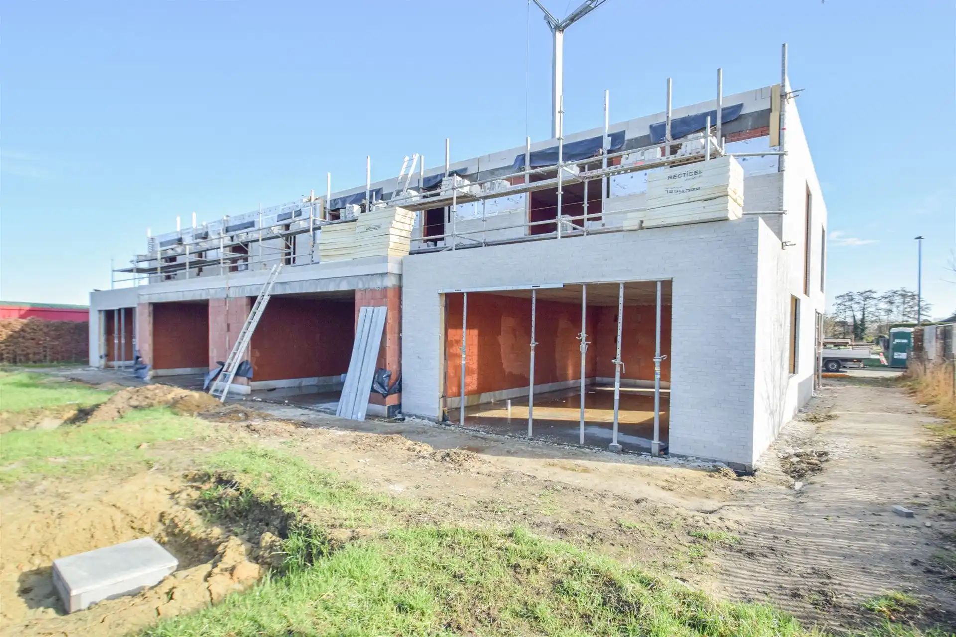 Halfopen nieuwbouw met mog. 4 slpk in een doodlopende straat foto 18