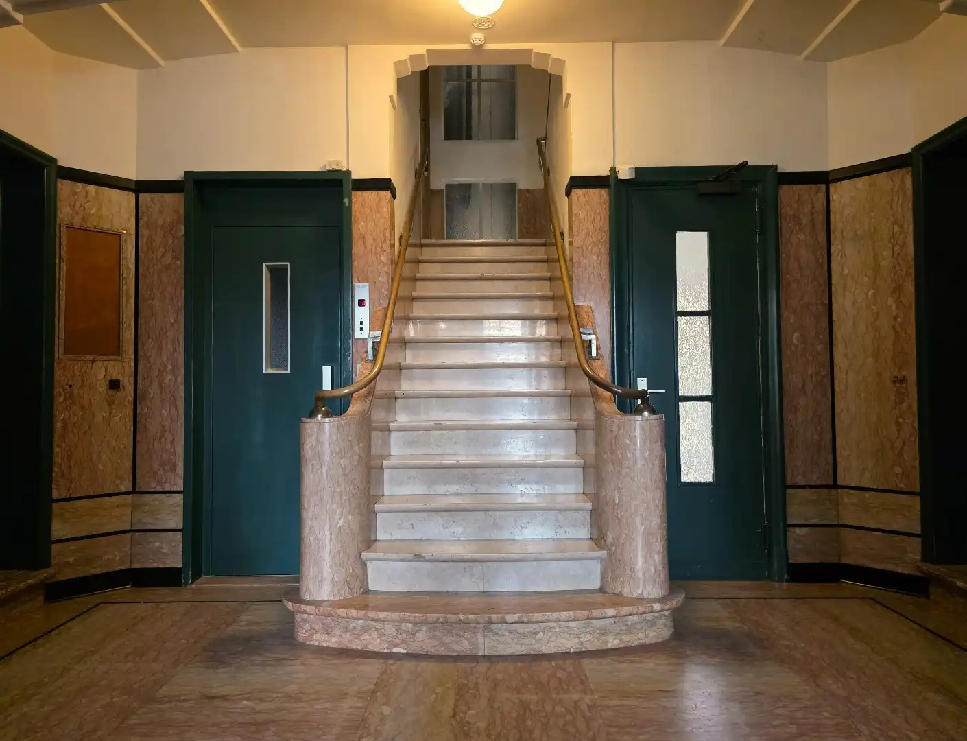 Uniek appartement van 153m² met 3 slaapkamers op het Rooseveltplein met prachtig uitzicht over Kortrijk foto 20