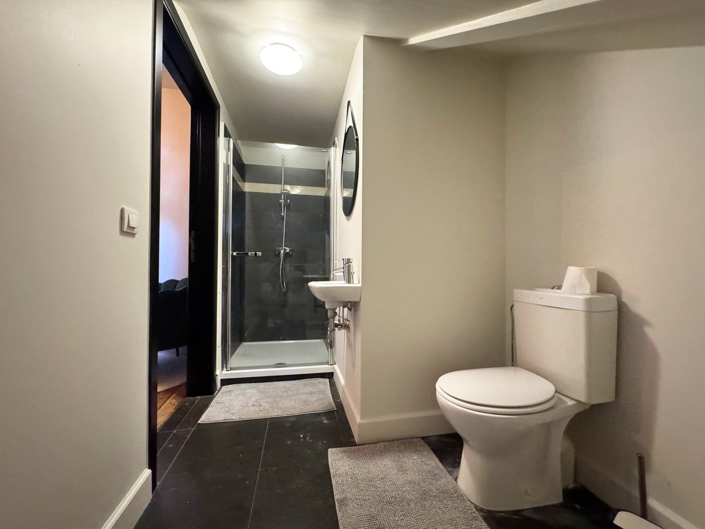 Unieke en ruime villa met 9 slaapkamers, lift, zonnepanelen en 10 parkeerplaatsen op riant perceel van 2.313 m² foto 31