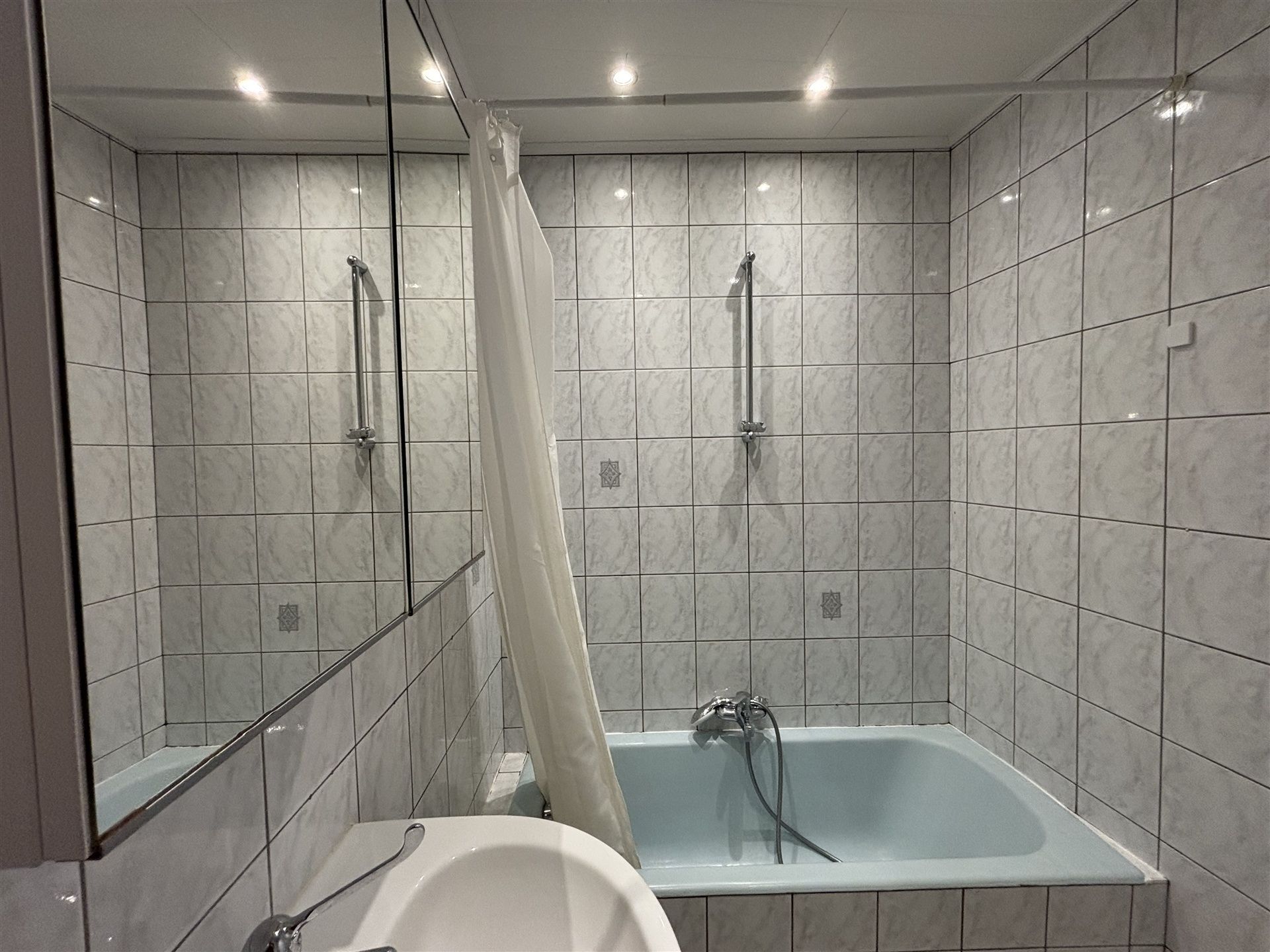 Gelijkvloers appartement met 2 slaapkamers en 2 terrassen foto 9