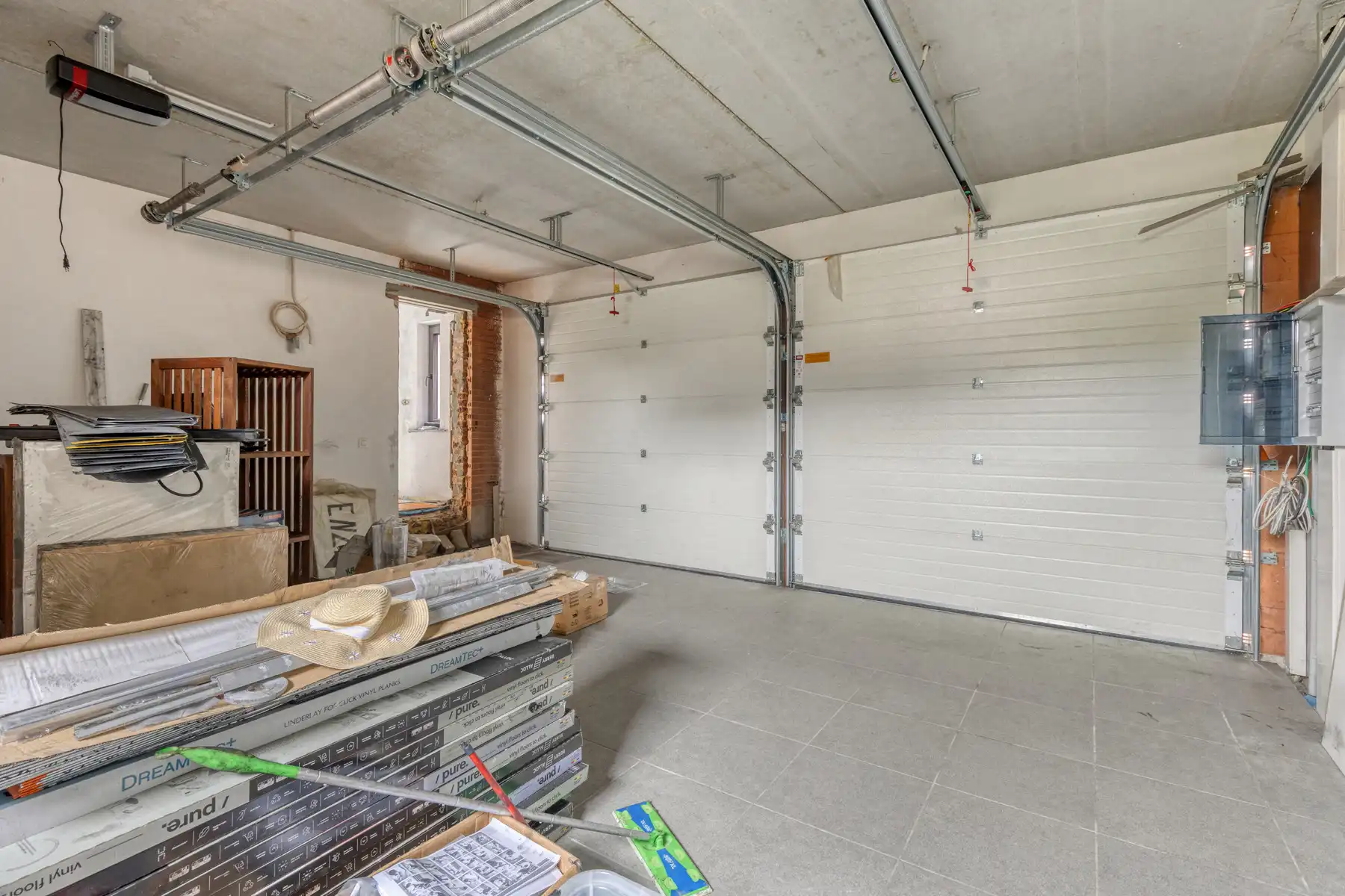 Ruime verder af te werken 2-gevel met 4 slaapkamers foto 23