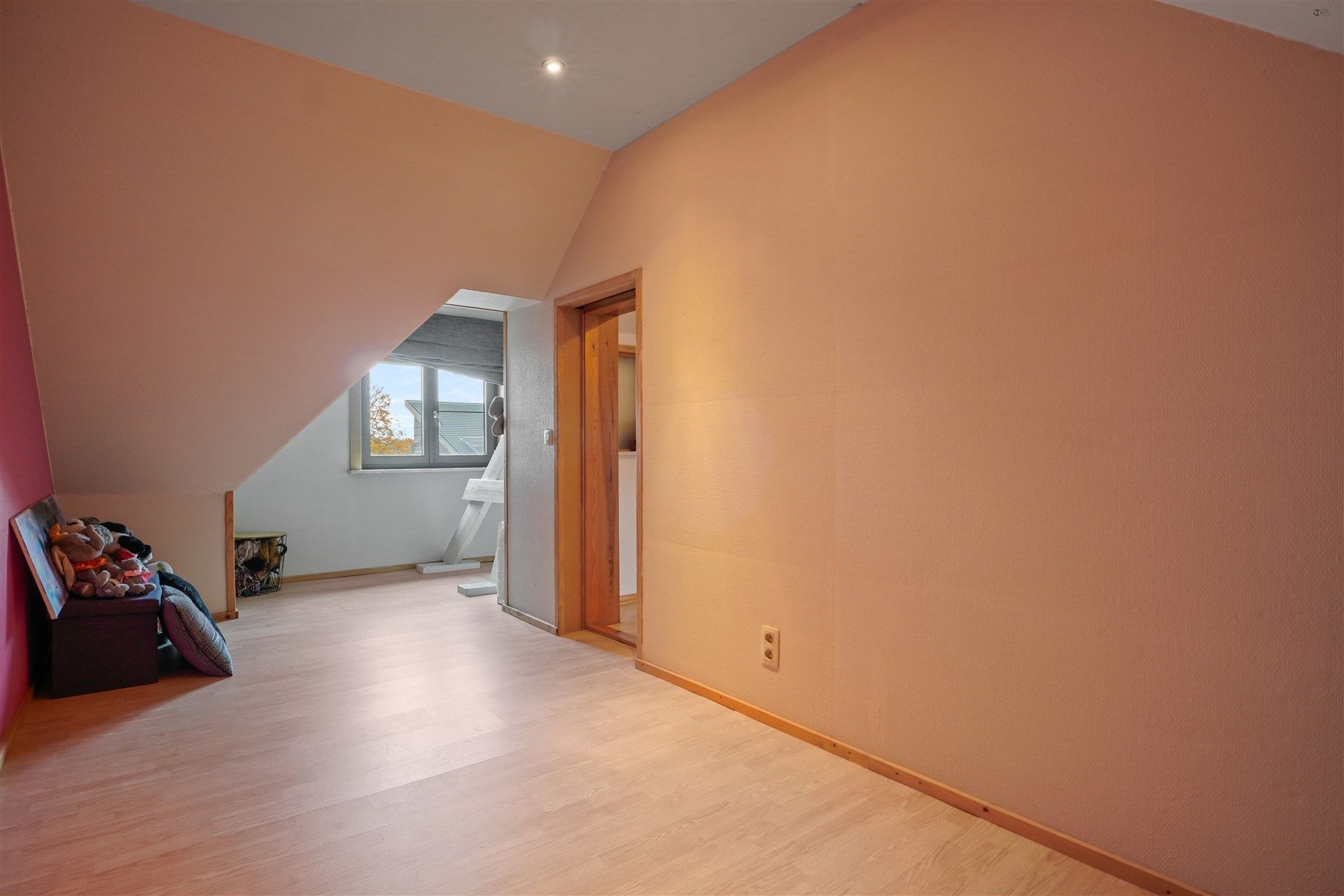 Rijwoning nabij centrum Stekene foto 14