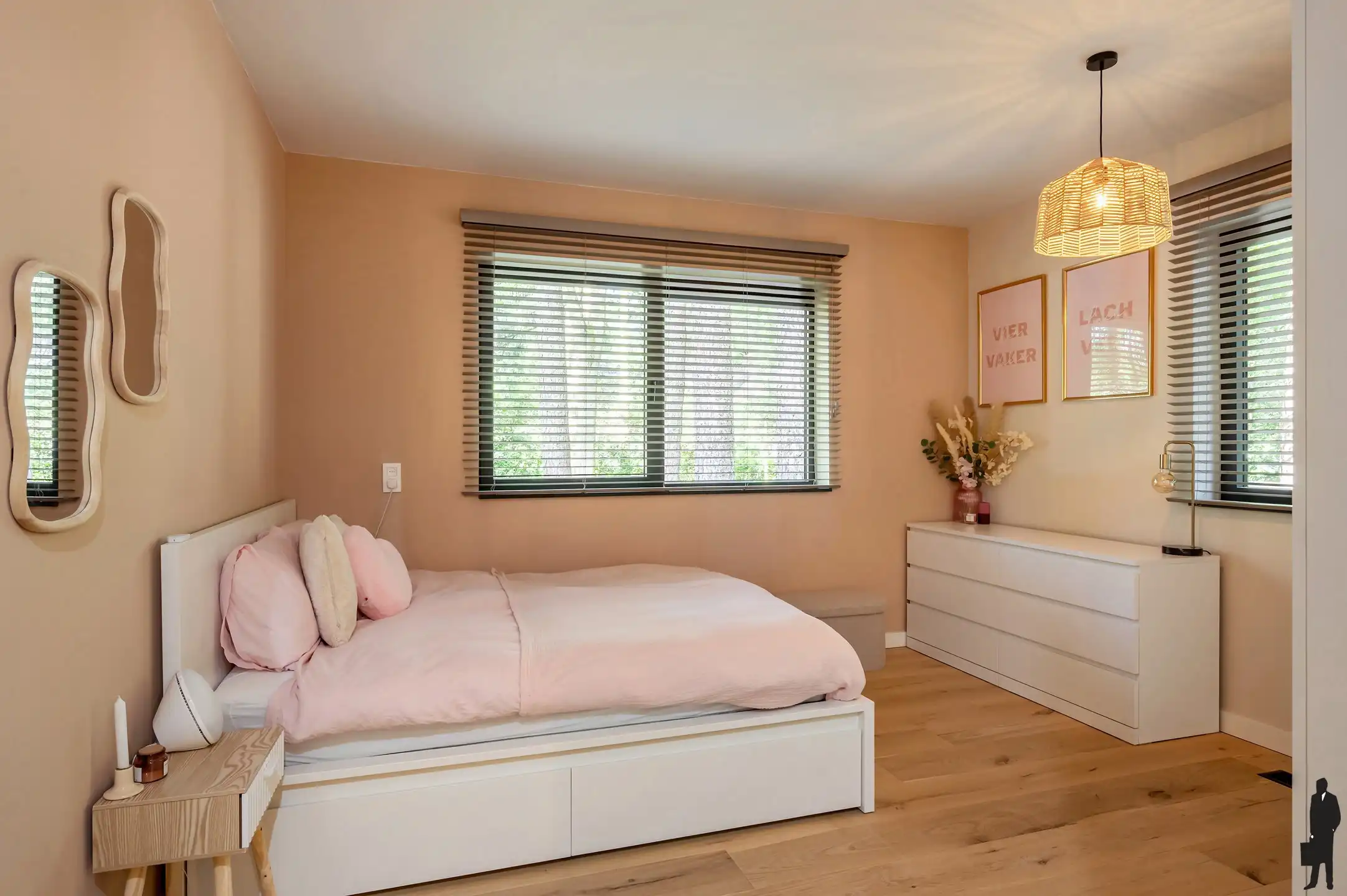 Volledig vernieuwde laagbouwvilla met 4 slaapkamers op residentiële ligging te Dennendael. foto 21