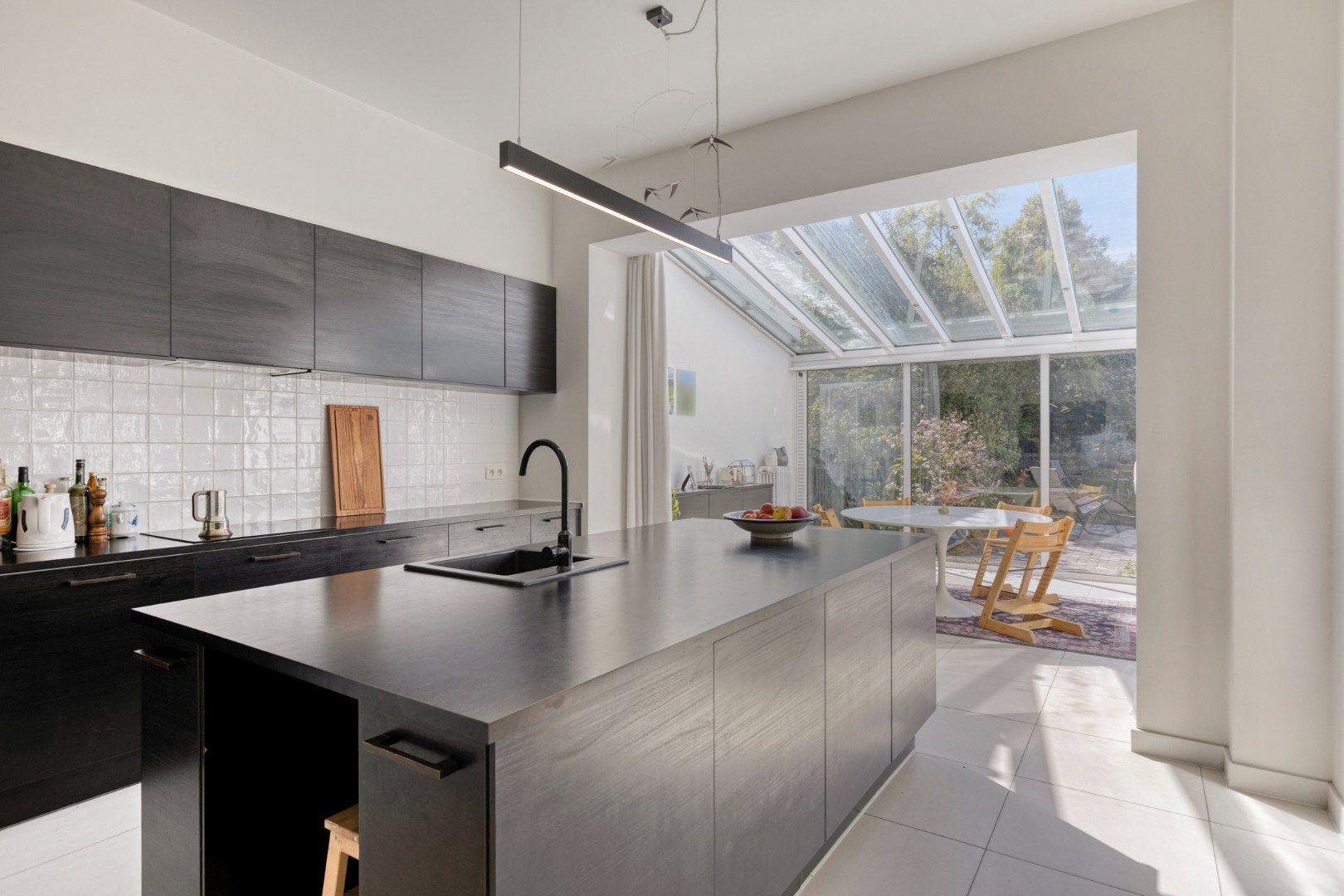 TE HUUR - Op zoek naar een stijlvol en uniek herenhuis met 5 slpk in hartje Merchtem? Welkom Home! foto 8