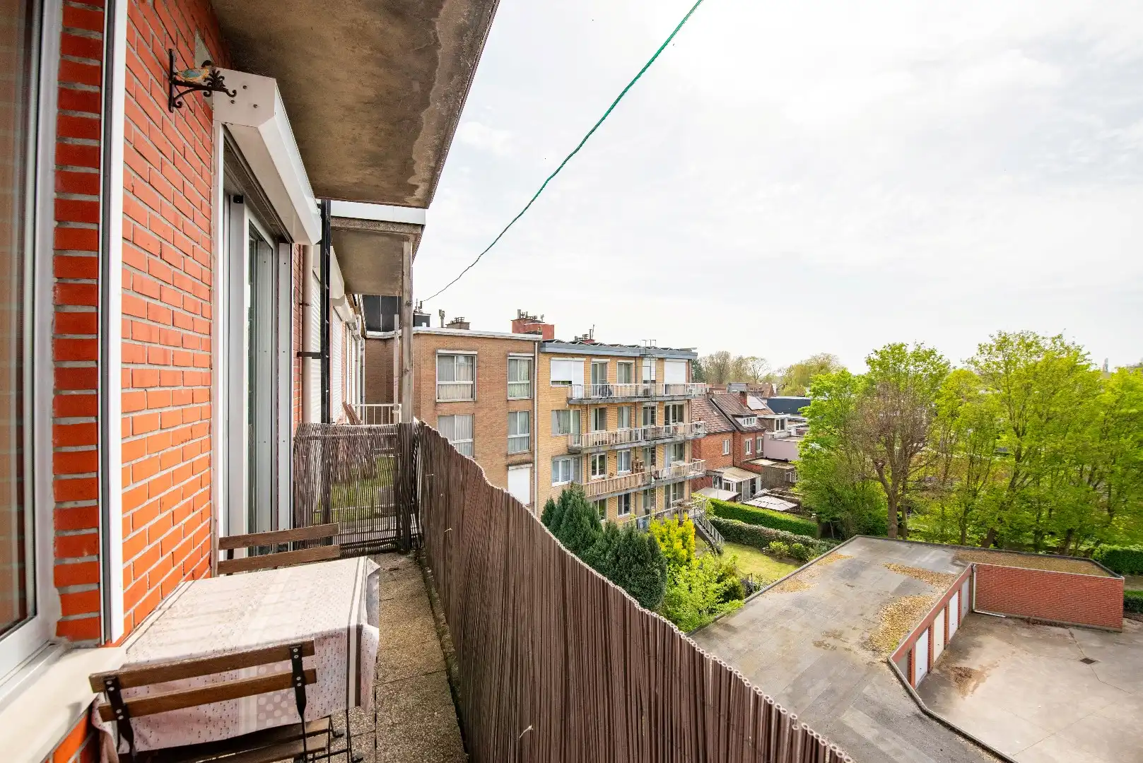 Ruim appartement met 2 slk, terras en garagebox foto 13