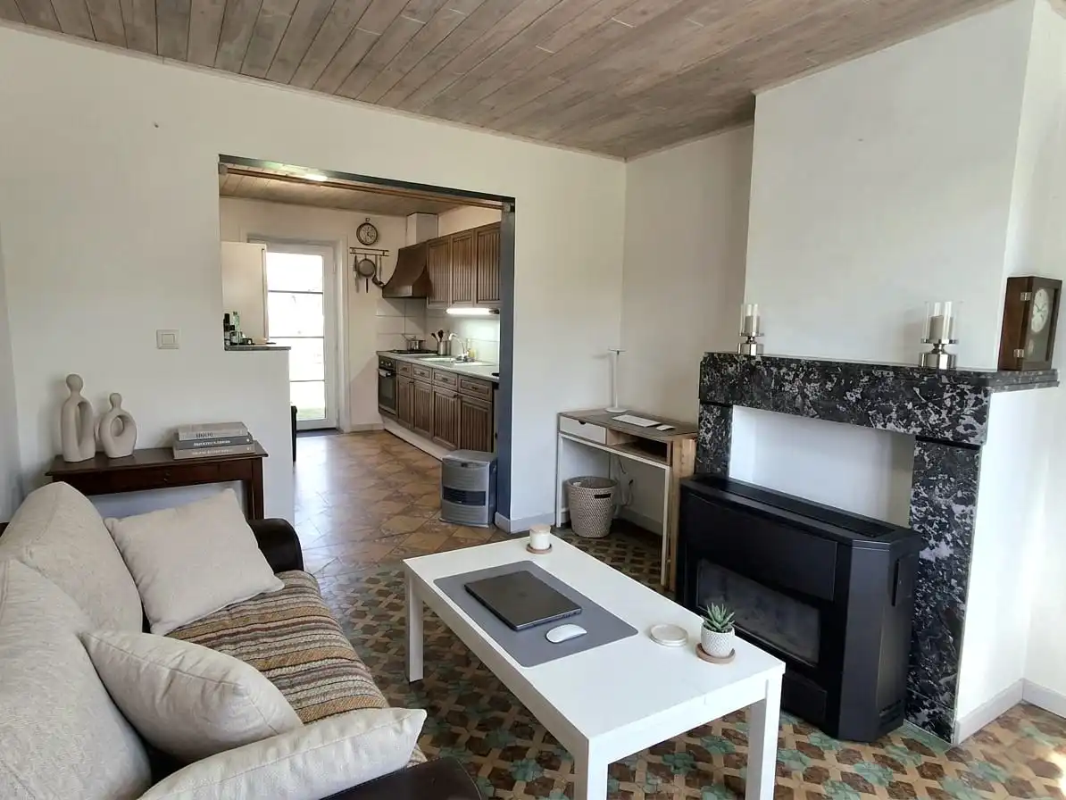 CHARMANTE  KLEINE WONING MET TUIN IN HET CENTRUM VAN AARSELE foto 2