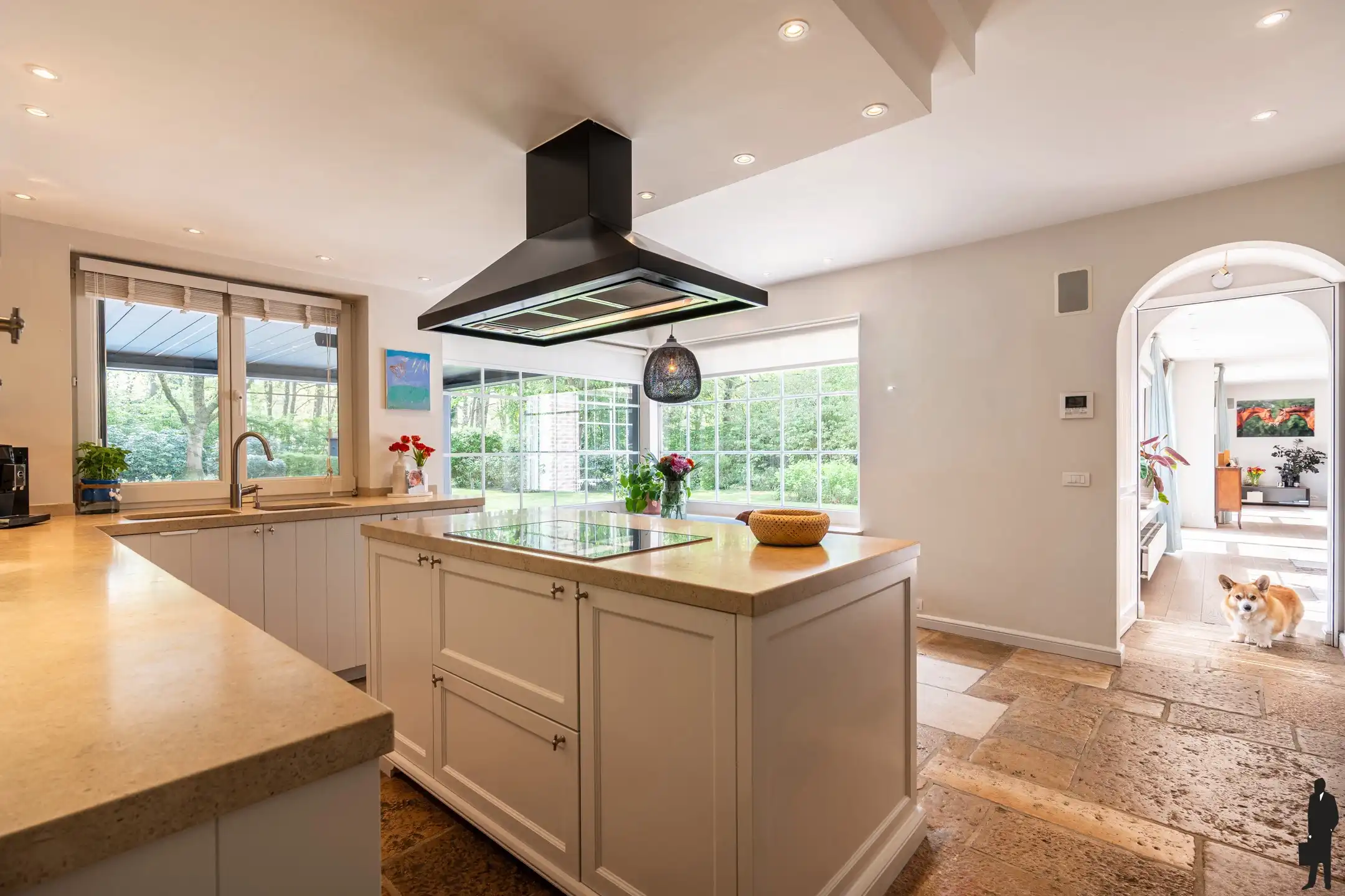 Exclusieve villa met zwembad in doodlopende straat foto 14