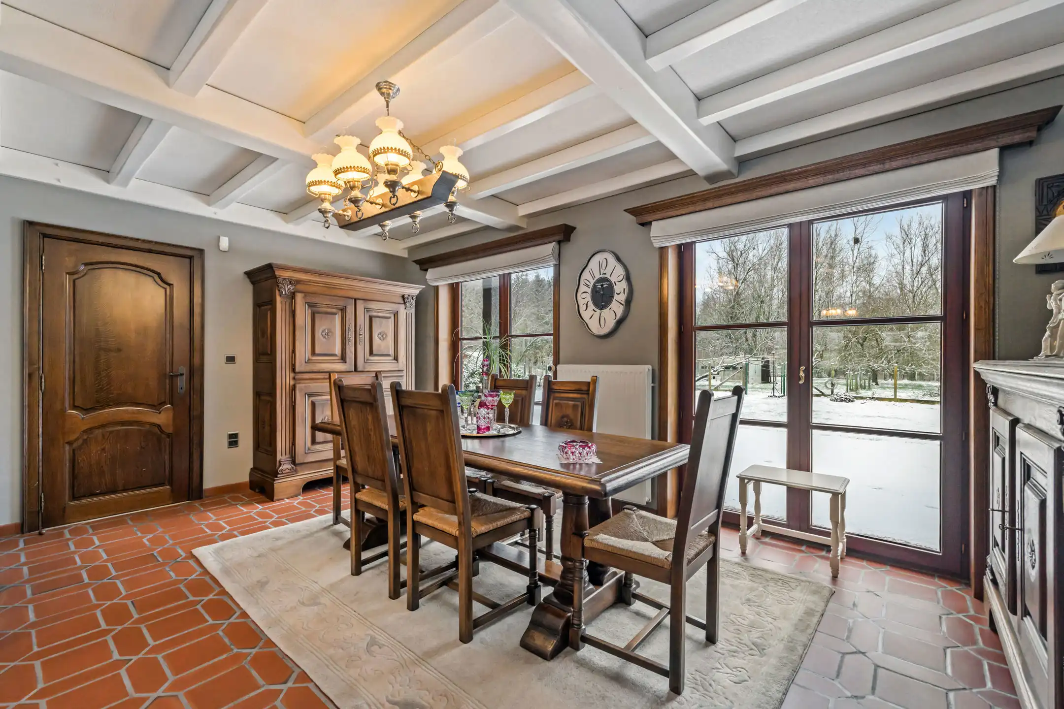 Statige villa 4 (5) slpk met grote tuin foto 16