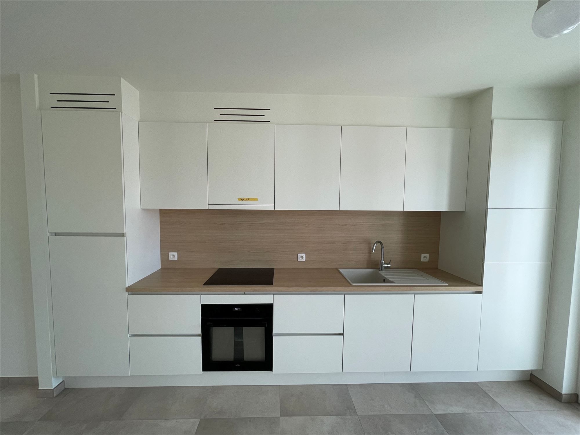 Nieuwbouw appartement met groot terras foto 4
