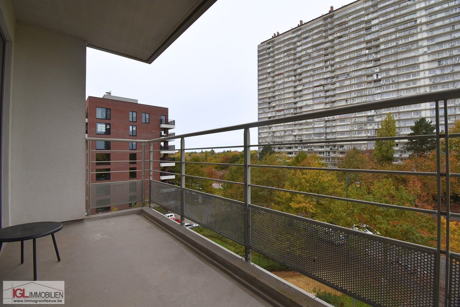 Recente 1 kamer appartement met terras en staanplaats. foto 10