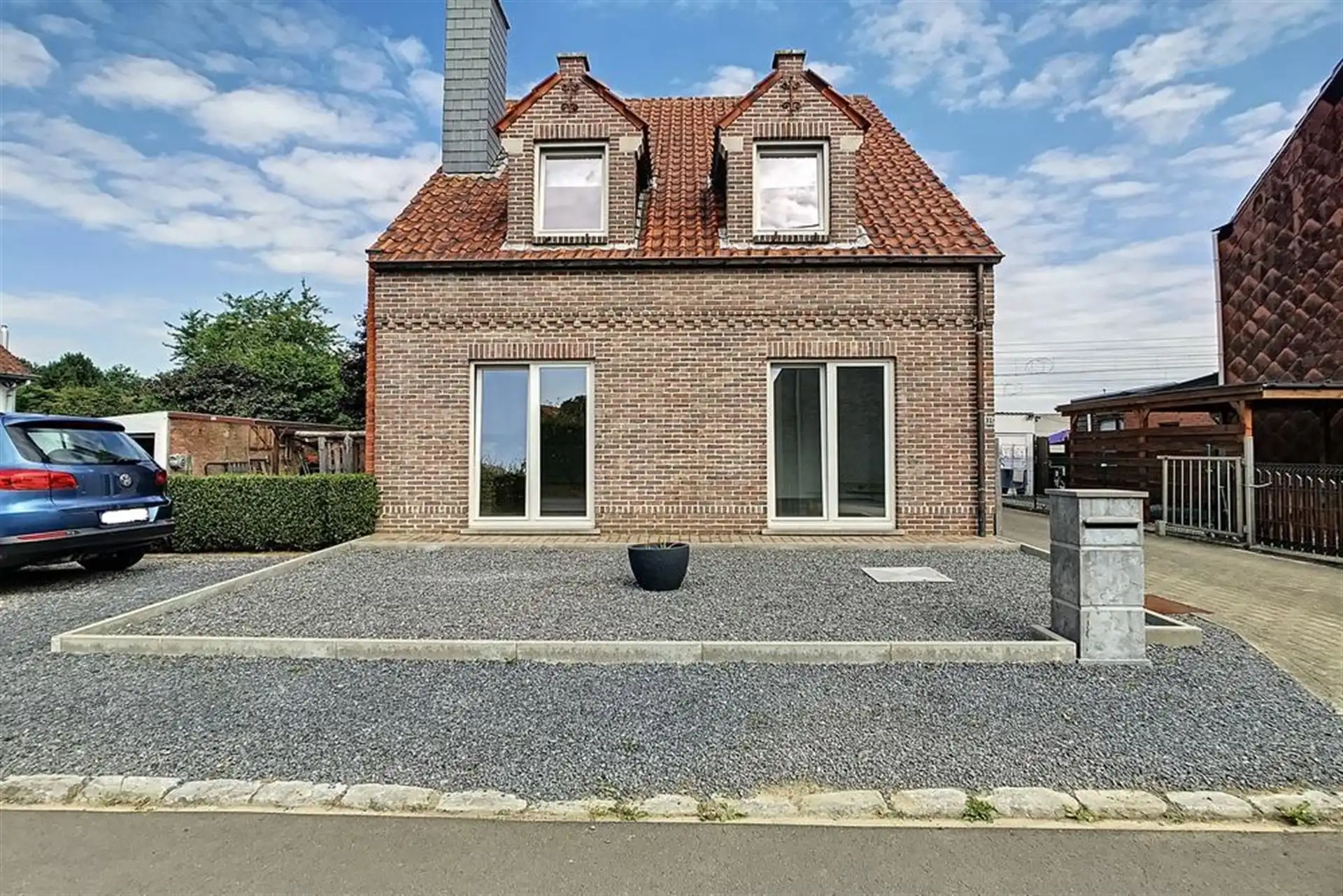 Instapklare half-open bebouwing met 3 slaapkamers en tuin foto 26