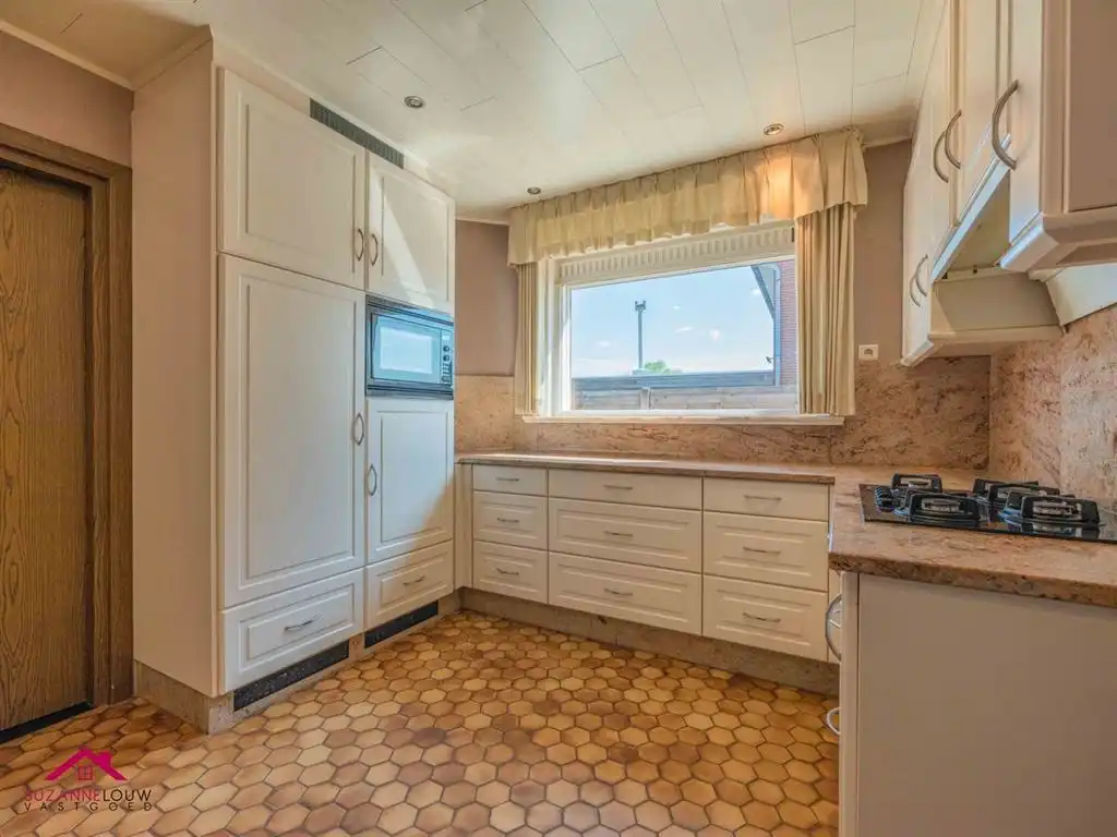 Te renoveren woning op ruim perceel foto 20