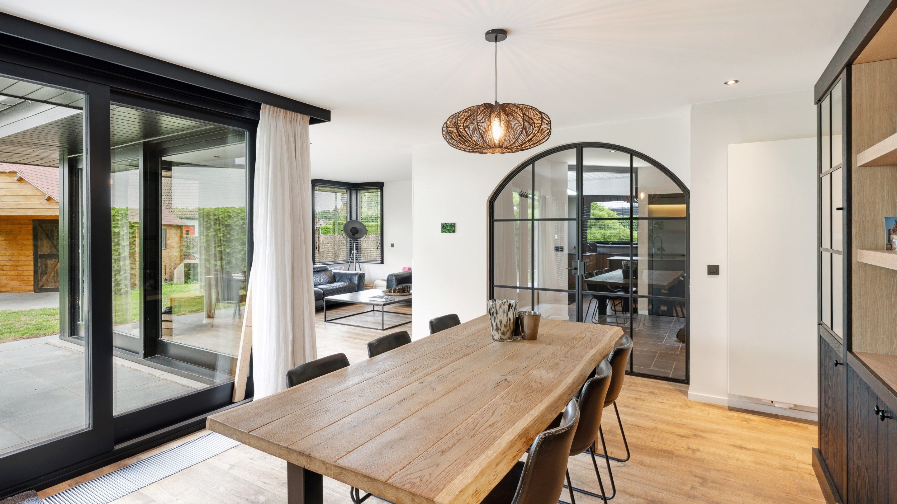 Residentieel gelegen alleenstaande villa te Knokke foto 4