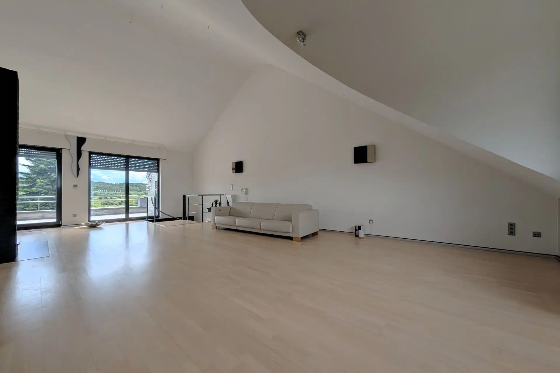 Grotestraat 332/2 – genieten van comfort, sauna, ruime inpandige garage, prachtig aangelegde tuin en een uniek uitzicht over de Maas! foto 19