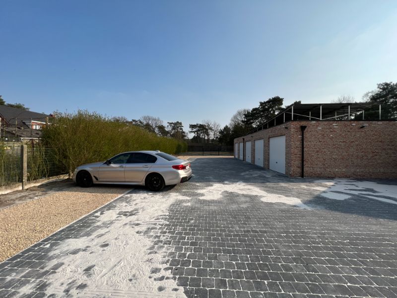 1 SLAAPKAMER APPARTEMENT MET TERRAS, GARAGE EN AUTOSTPL foto 5